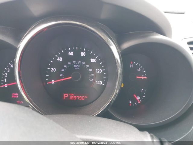 Photo 6 VIN: KNDJT2A21A7103430 - KIA SOUL 