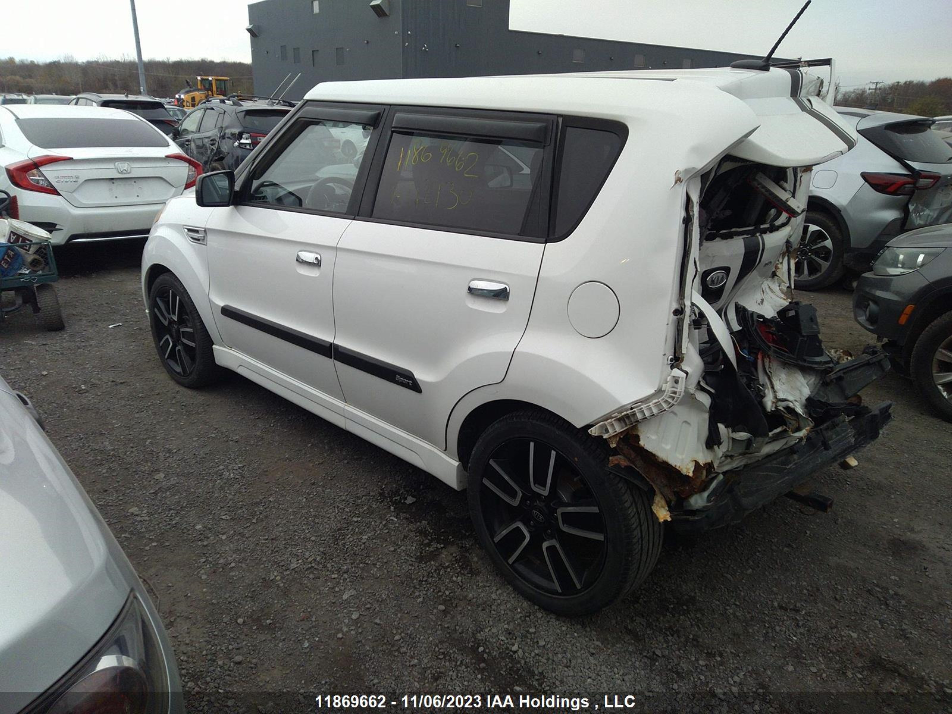 Photo 2 VIN: KNDJT2A21A7112130 - KIA SOUL 