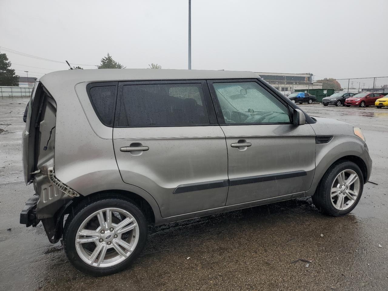 Photo 2 VIN: KNDJT2A21B7258352 - KIA SOUL 