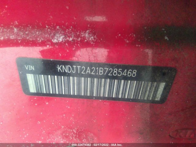 Photo 8 VIN: KNDJT2A21B7285468 - KIA SOUL 