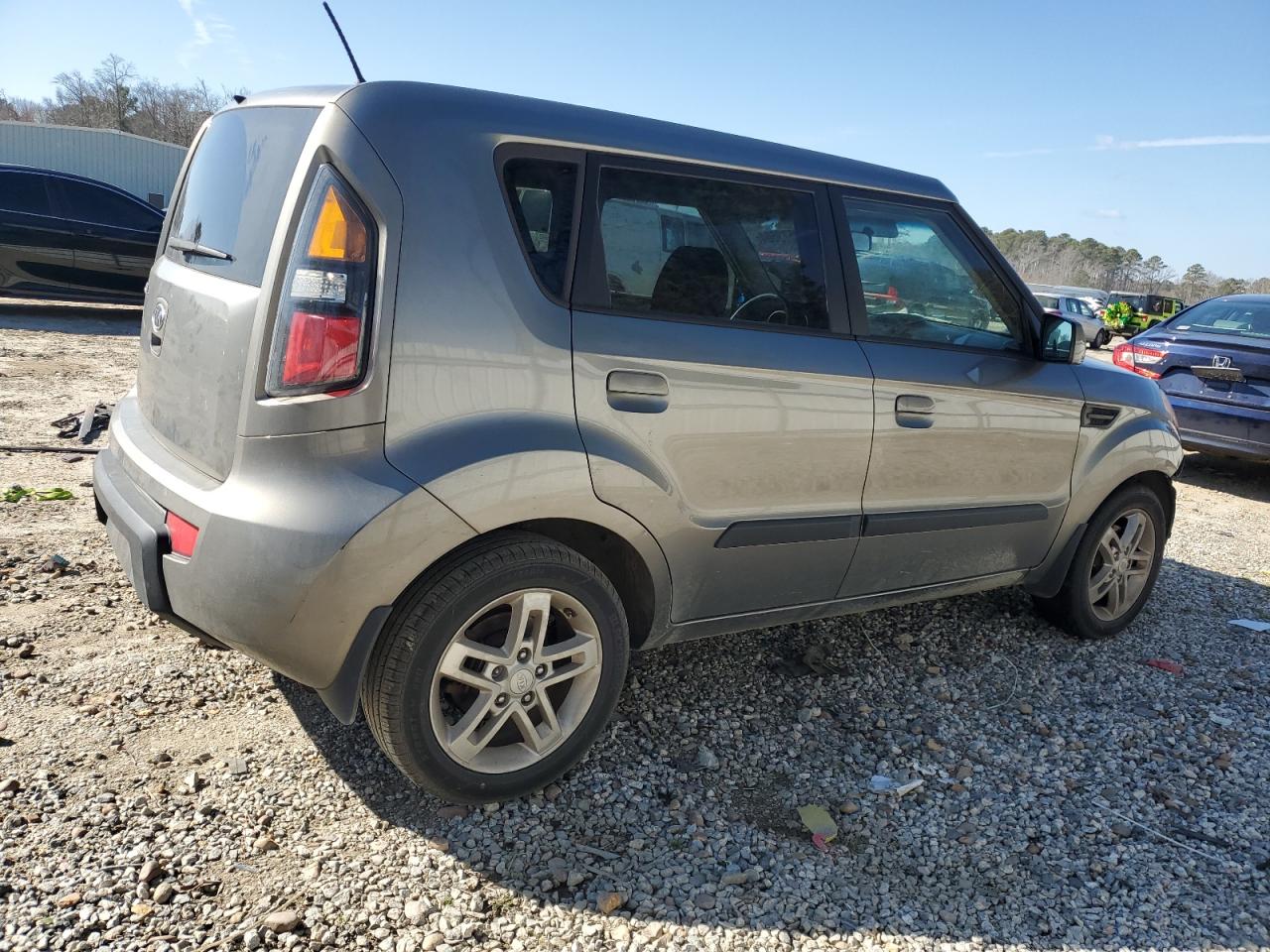 Photo 2 VIN: KNDJT2A22A7048339 - KIA SOUL 