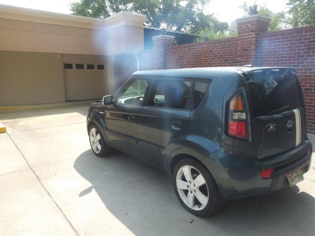 Photo 2 VIN: KNDJT2A22A7071748 - KIA SOUL + 