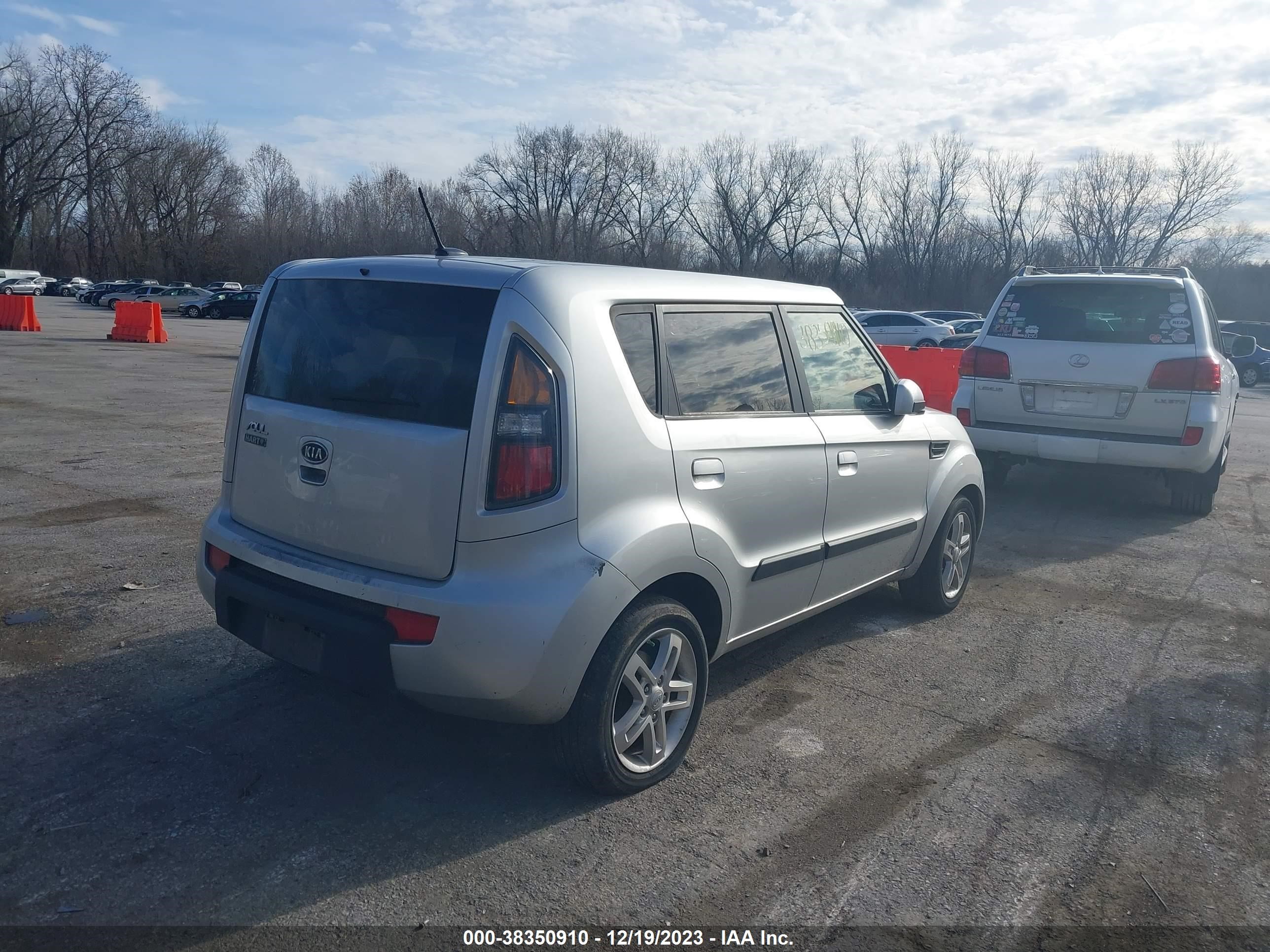 Photo 3 VIN: KNDJT2A22A7701798 - KIA SOUL 