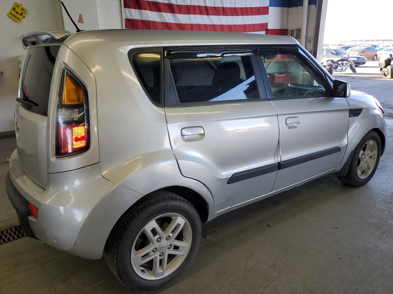 Photo 2 VIN: KNDJT2A22A7701994 - KIA SOUL 