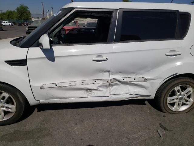 Photo 8 VIN: KNDJT2A22B7296415 - KIA SOUL 