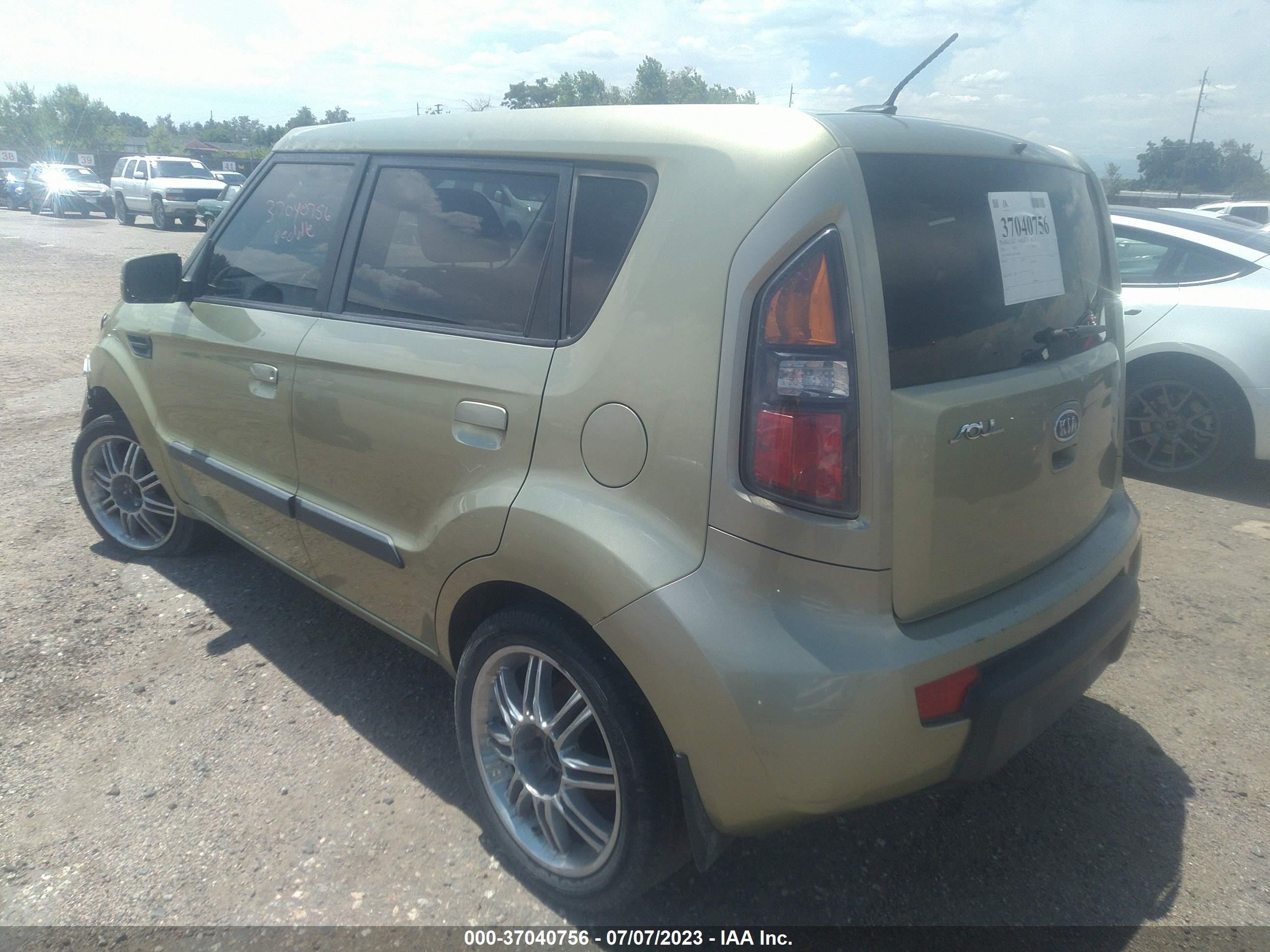 Photo 2 VIN: KNDJT2A23A7057289 - KIA SOUL 