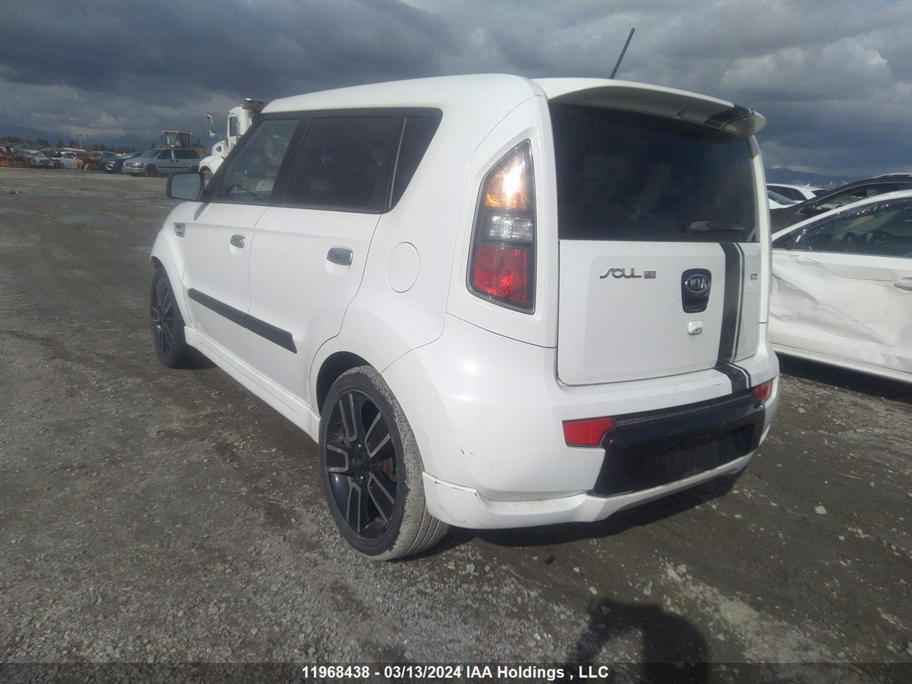 Photo 2 VIN: KNDJT2A23A7100738 - KIA SOUL 