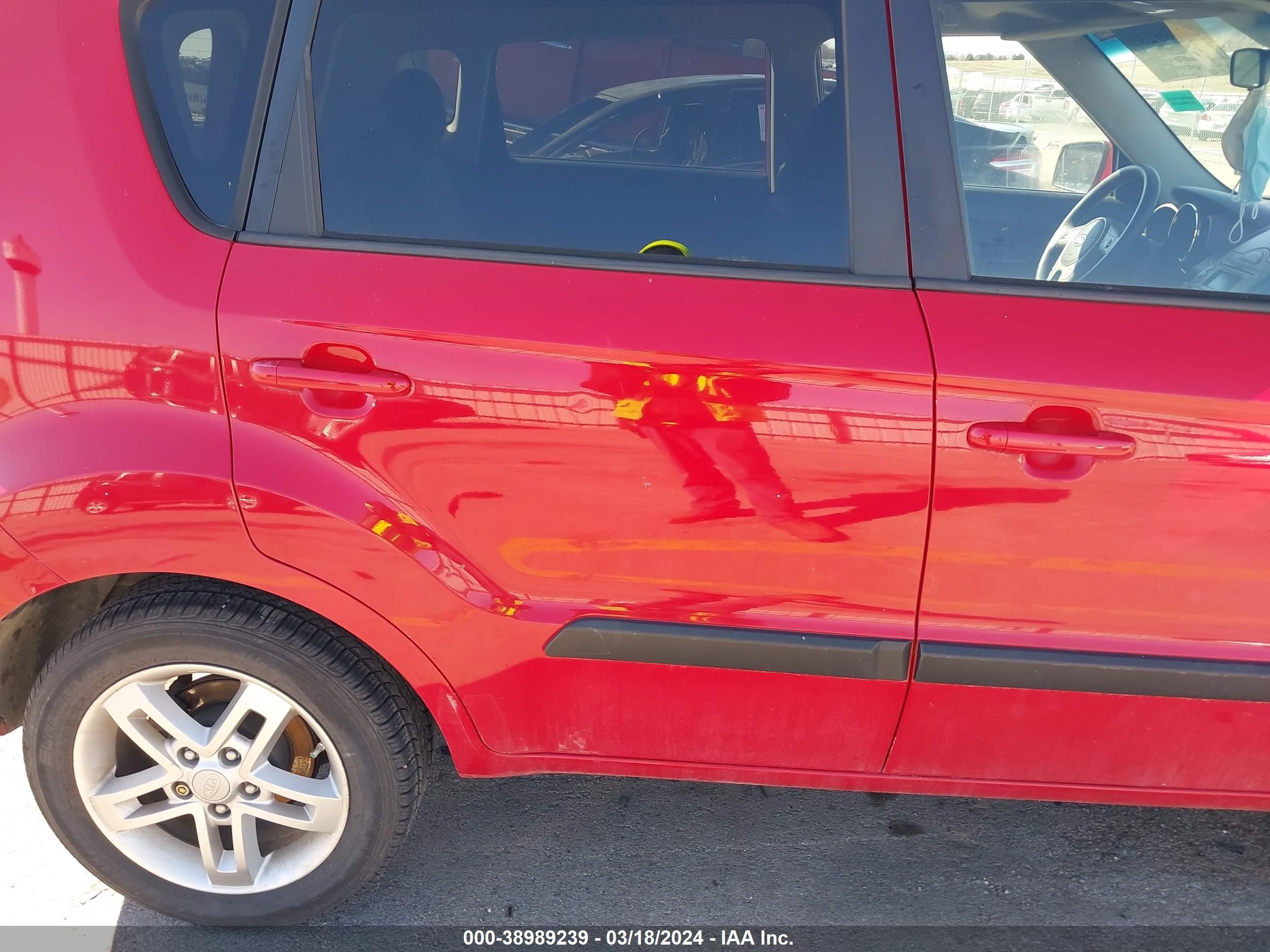 Photo 12 VIN: KNDJT2A23B7310046 - KIA SOUL 