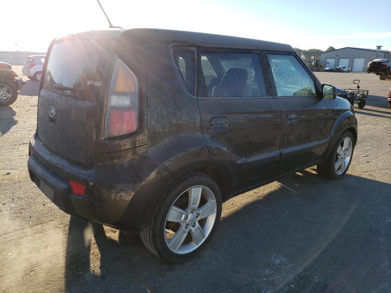 Photo 2 VIN: KNDJT2A24A7047094 - KIA SOUL 