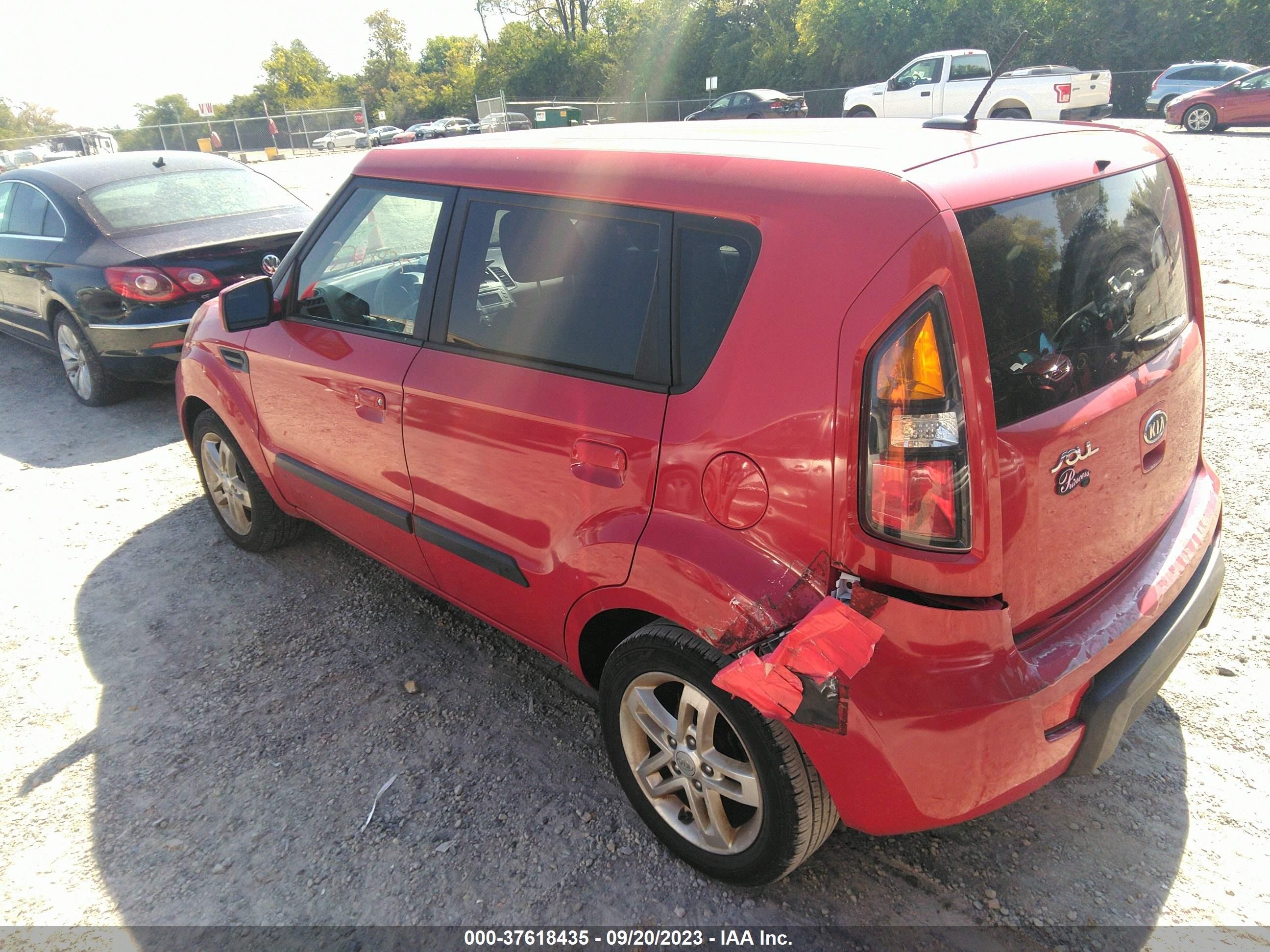 Photo 2 VIN: KNDJT2A24A7145347 - KIA SOUL 