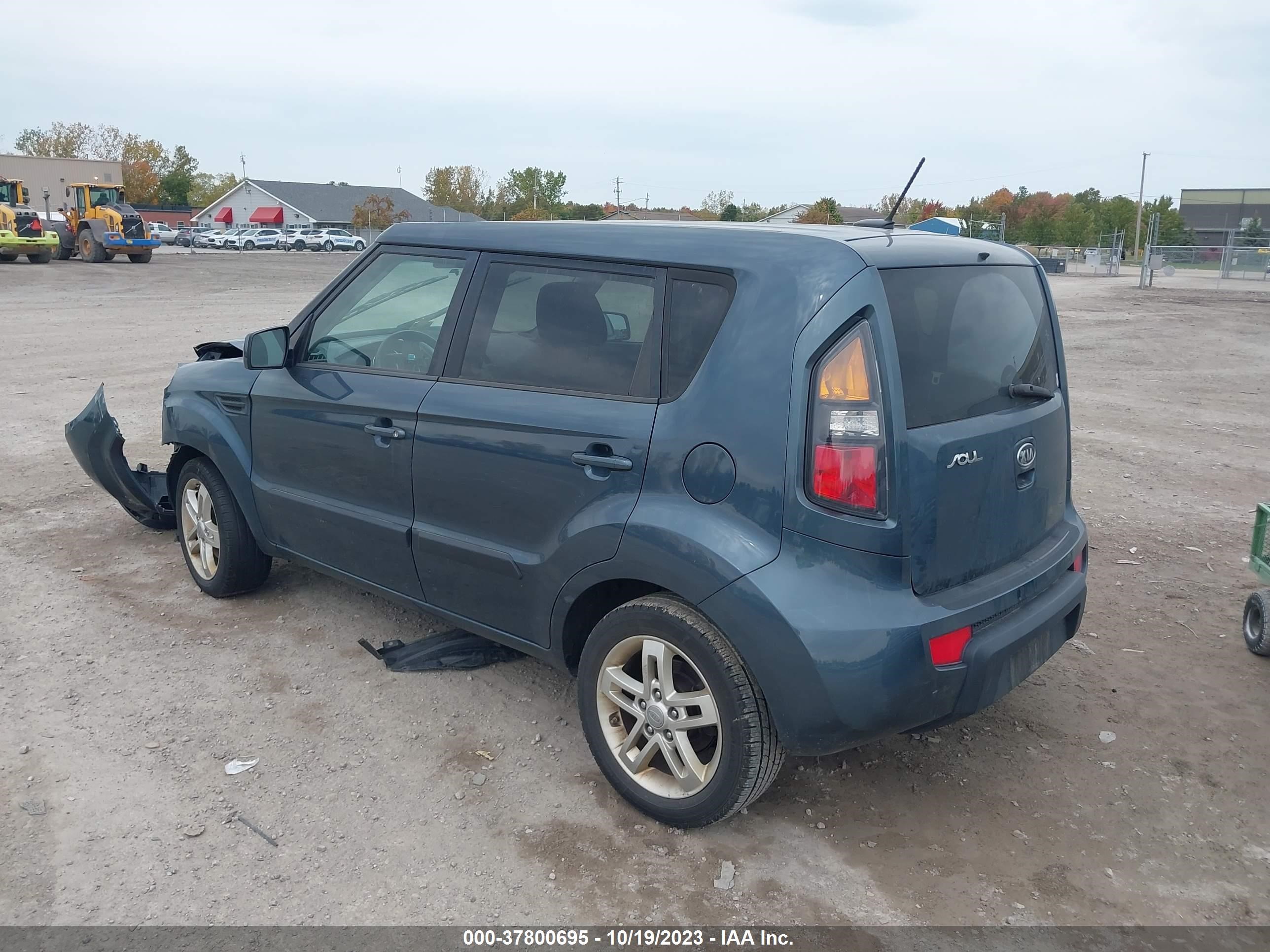 Photo 2 VIN: KNDJT2A24B7234143 - KIA SOUL 