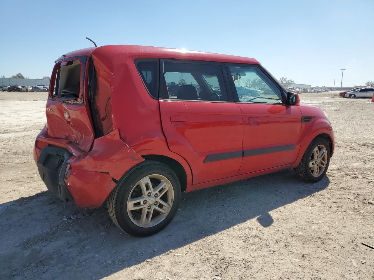 Photo 2 VIN: KNDJT2A25A7116021 - KIA SOUL 