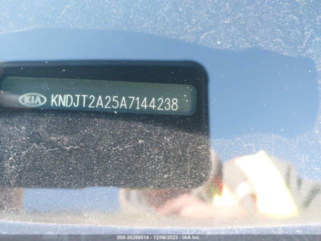 Photo 8 VIN: KNDJT2A25A7144238 - KIA SOUL 