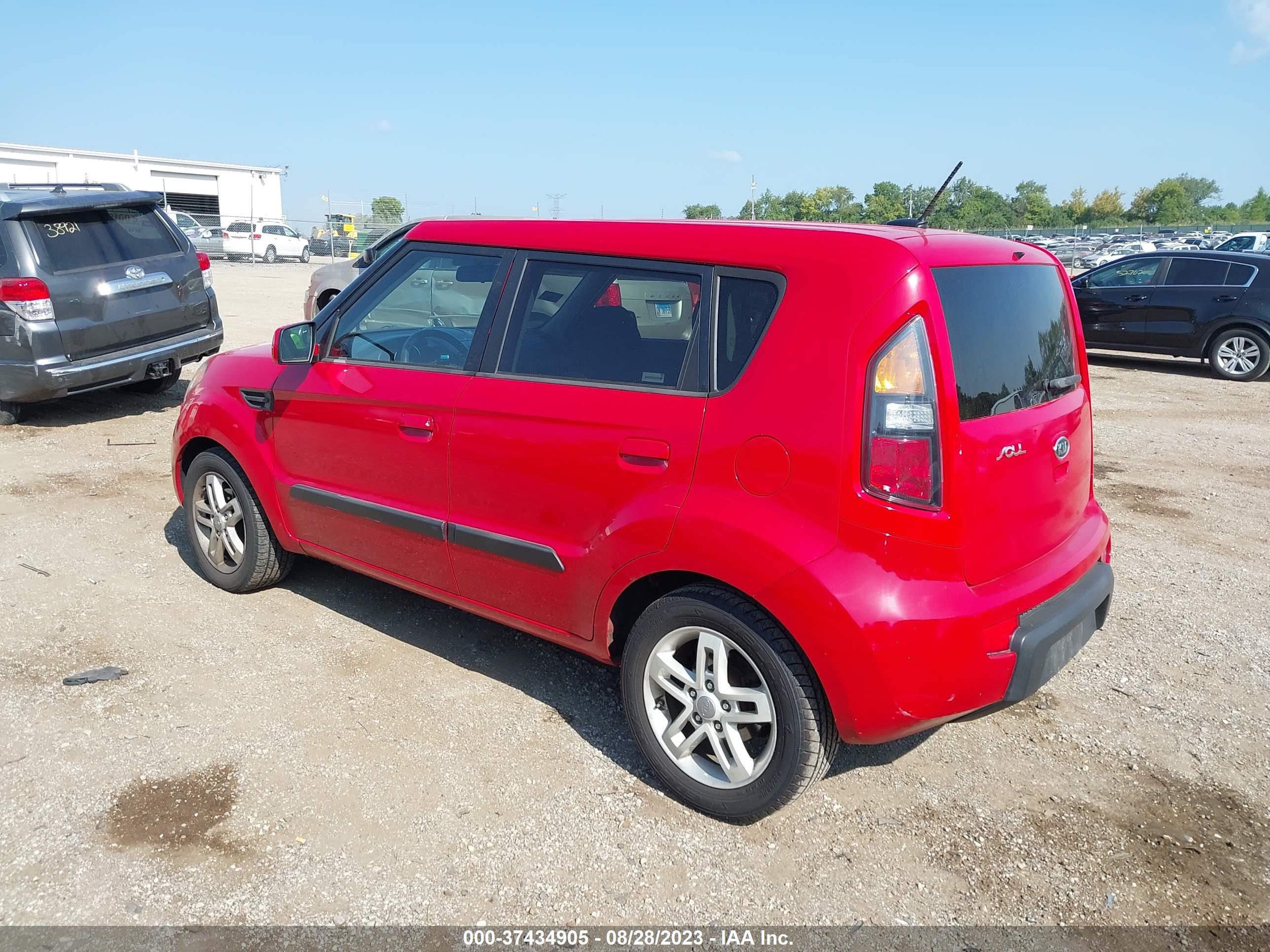 Photo 2 VIN: KNDJT2A25A7172718 - KIA SOUL 