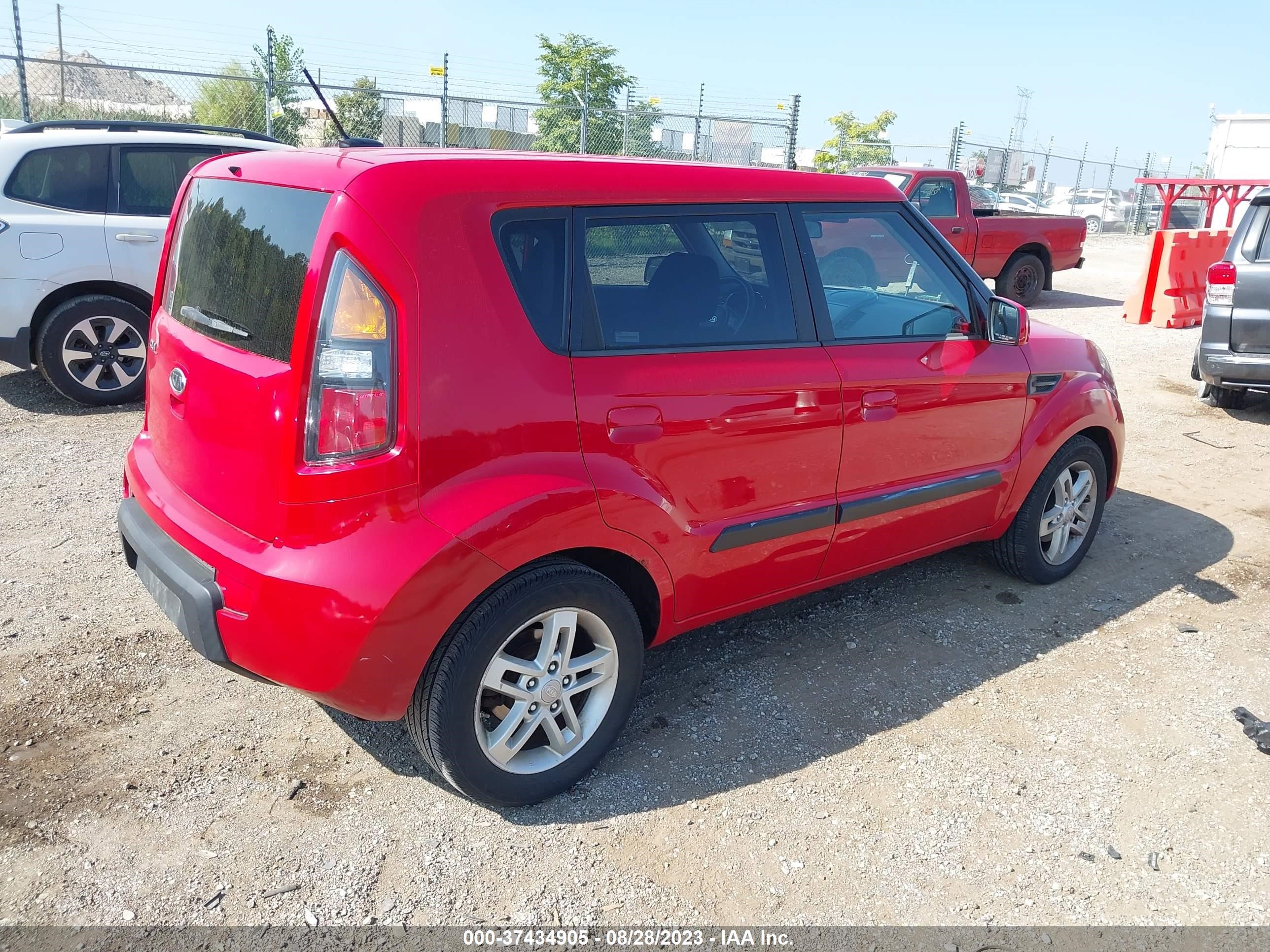 Photo 3 VIN: KNDJT2A25A7172718 - KIA SOUL 