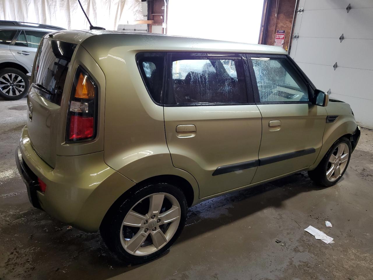 Photo 2 VIN: KNDJT2A25A7176218 - KIA SOUL 