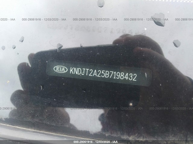 Photo 8 VIN: KNDJT2A25B7198432 - KIA SOUL 