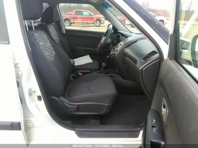 Photo 4 VIN: KNDJT2A25B7260752 - KIA SOUL 