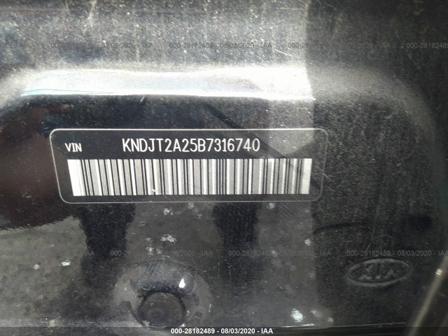 Photo 8 VIN: KNDJT2A25B7316740 - KIA SOUL 