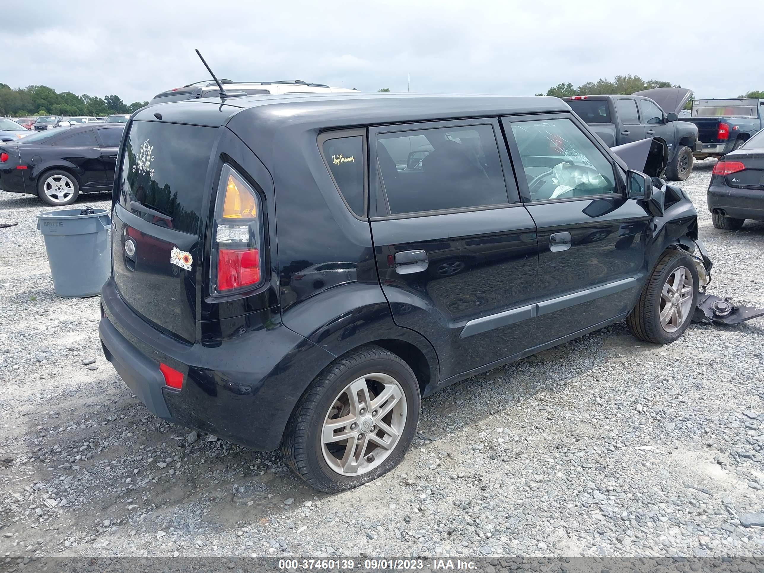 Photo 3 VIN: KNDJT2A26A7033102 - KIA SOUL 