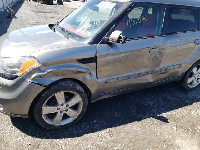 Photo 8 VIN: KNDJT2A26A7047565 - KIA SOUL + 