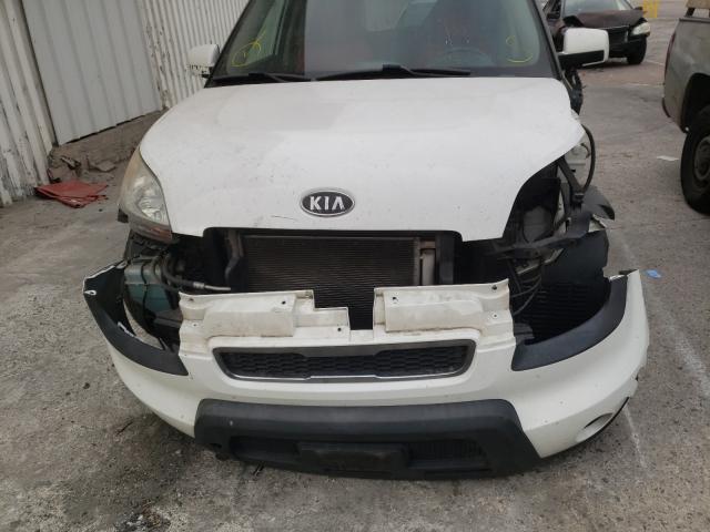 Photo 8 VIN: KNDJT2A26A7049249 - KIA SOUL + 