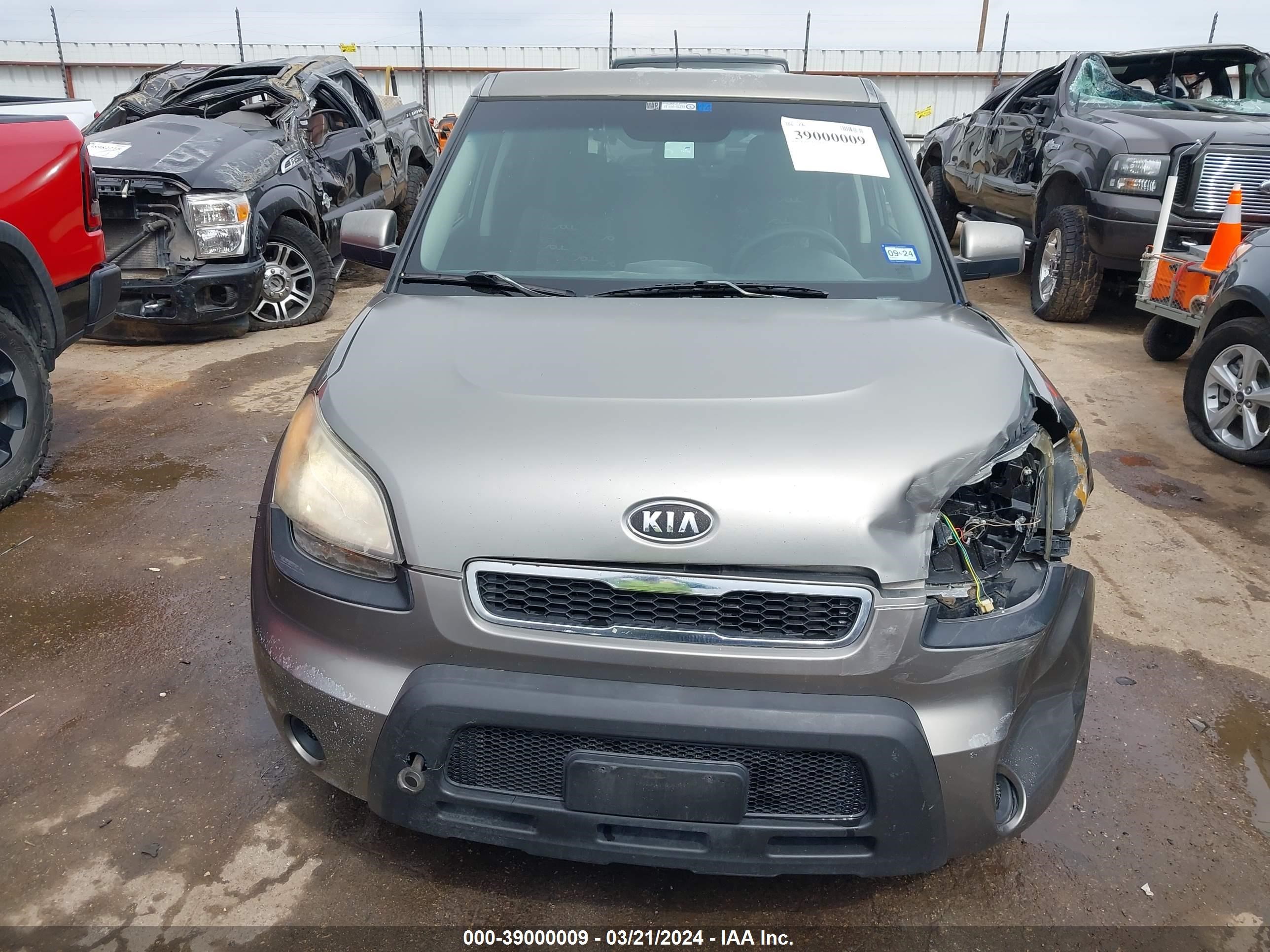 Photo 11 VIN: KNDJT2A26A7095230 - KIA SOUL 