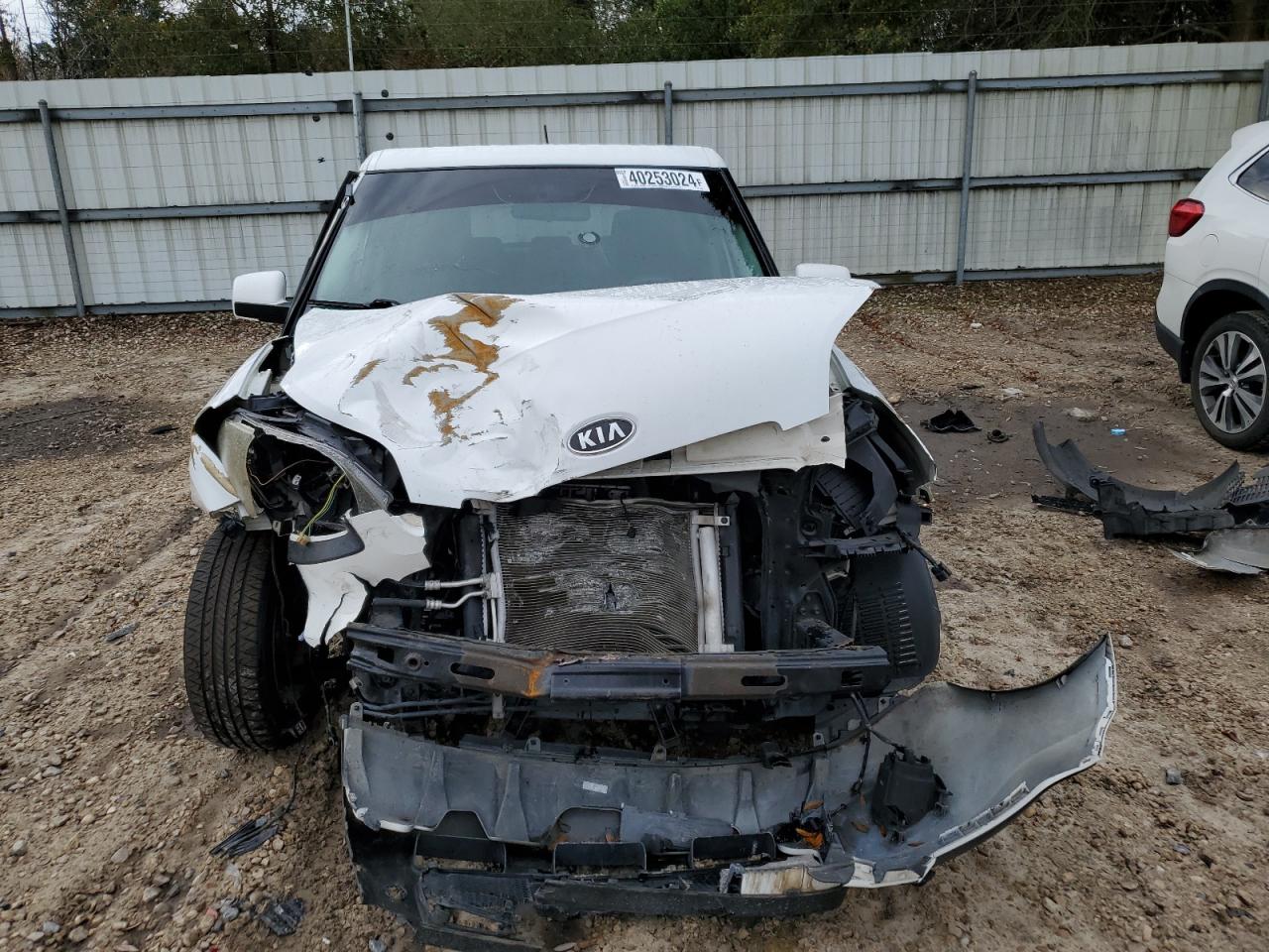 Photo 4 VIN: KNDJT2A26A7147925 - KIA SOUL 