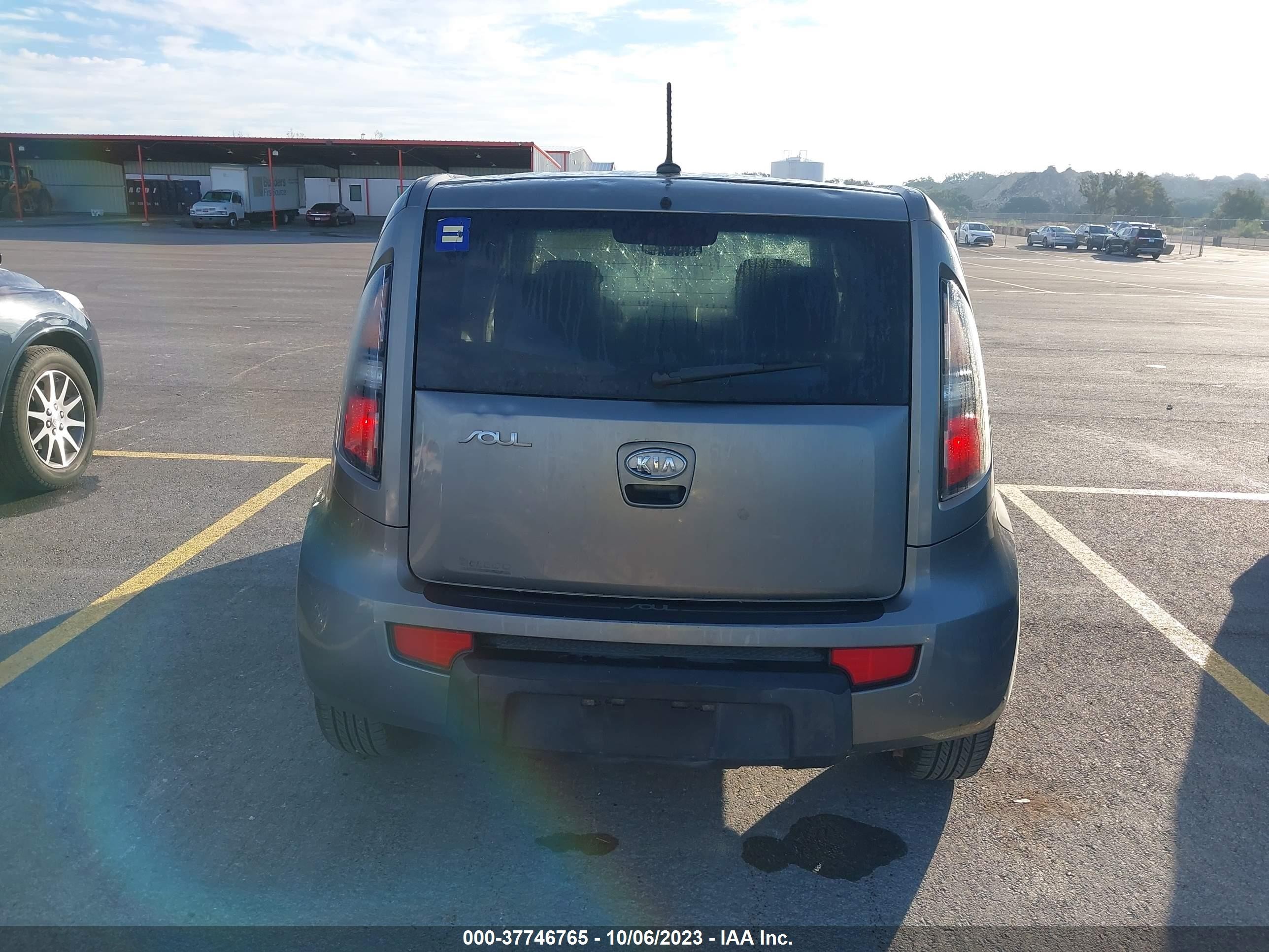 Photo 15 VIN: KNDJT2A26B7229235 - KIA SOUL 