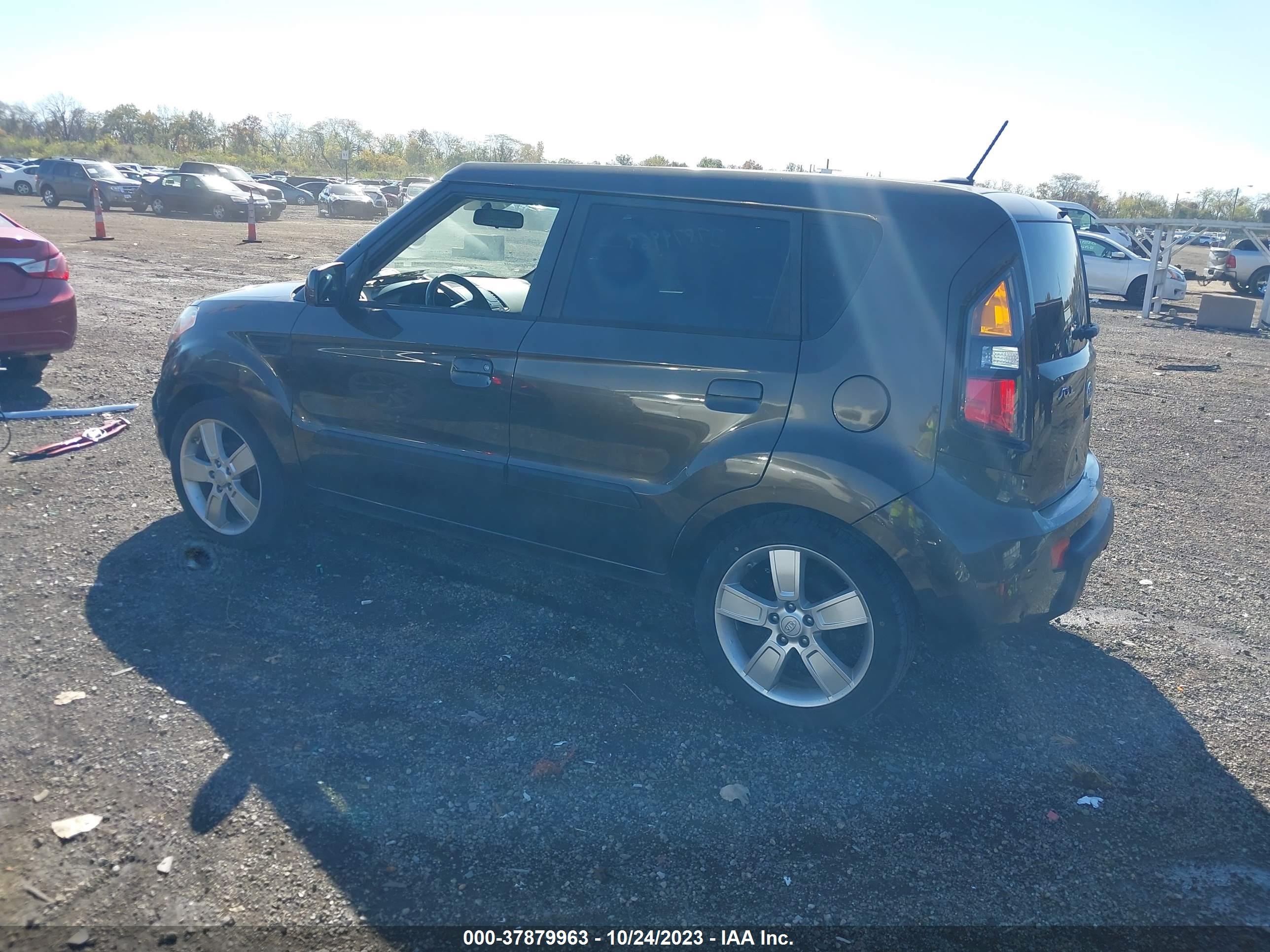 Photo 2 VIN: KNDJT2A27A7032962 - KIA SOUL 