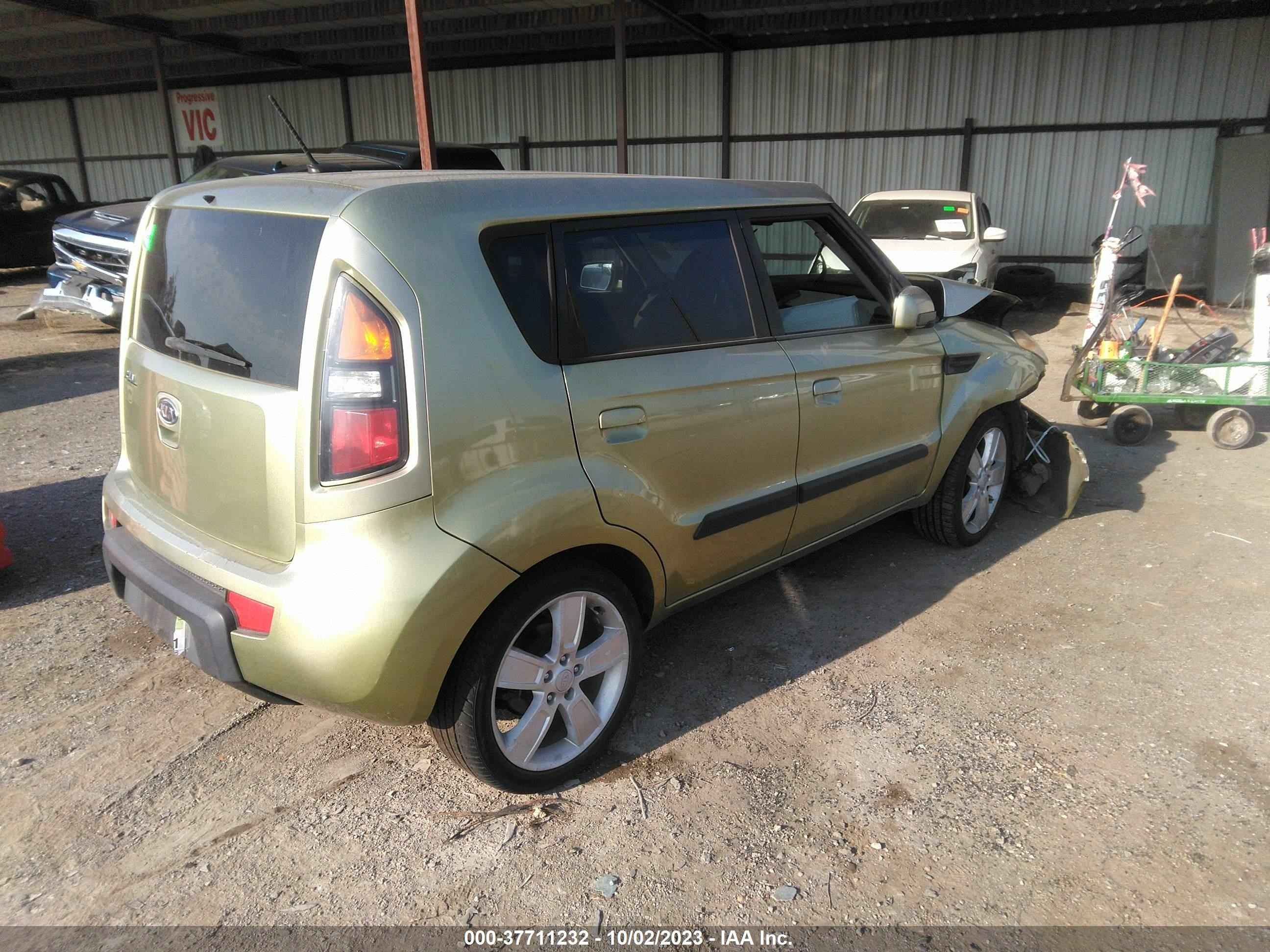 Photo 3 VIN: KNDJT2A27A7069932 - KIA SOUL 