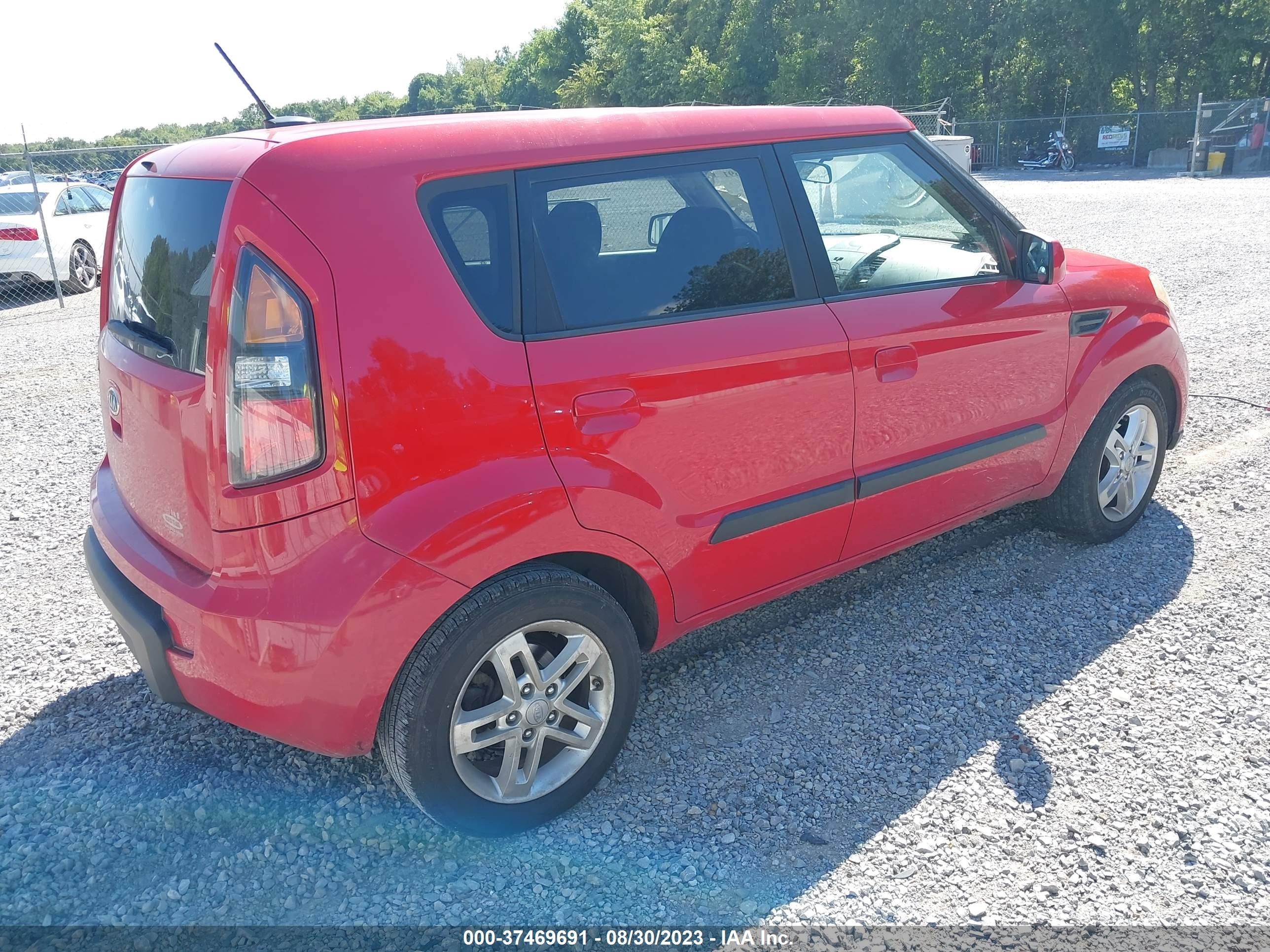 Photo 3 VIN: KNDJT2A27A7165673 - KIA SOUL 