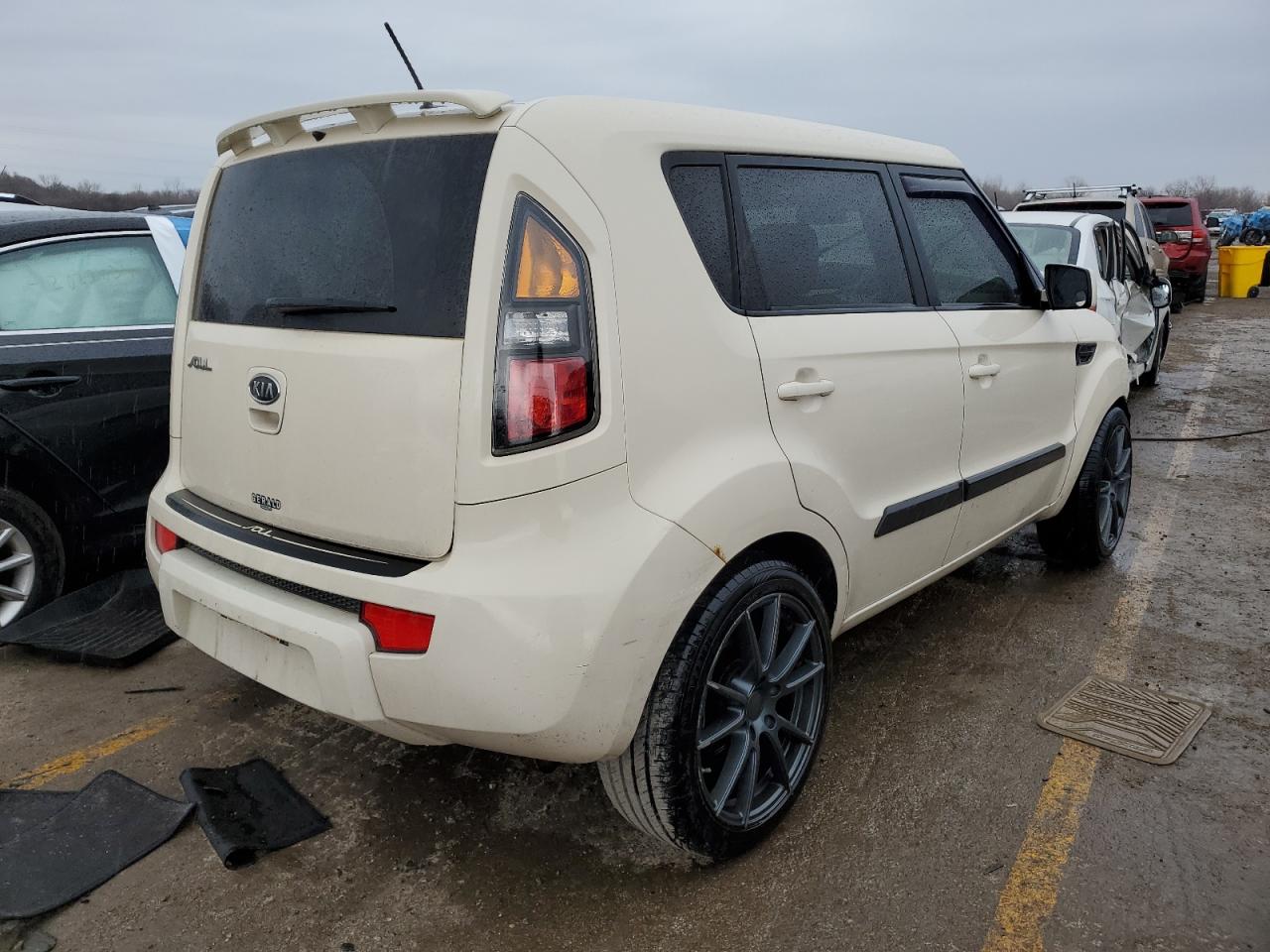 Photo 2 VIN: KNDJT2A27B7720090 - KIA SOUL 