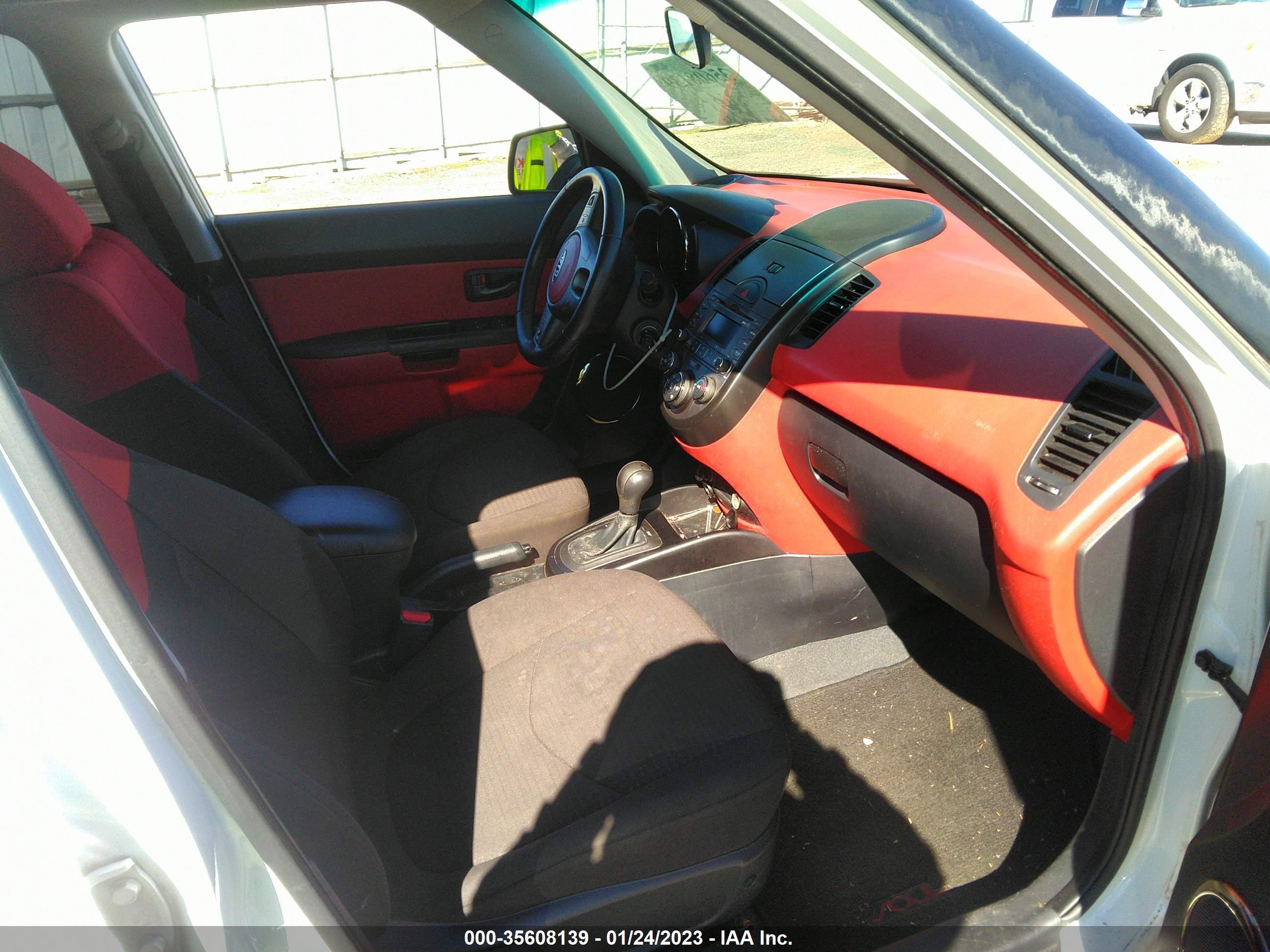 Photo 4 VIN: KNDJT2A27B7722597 - KIA SOUL 