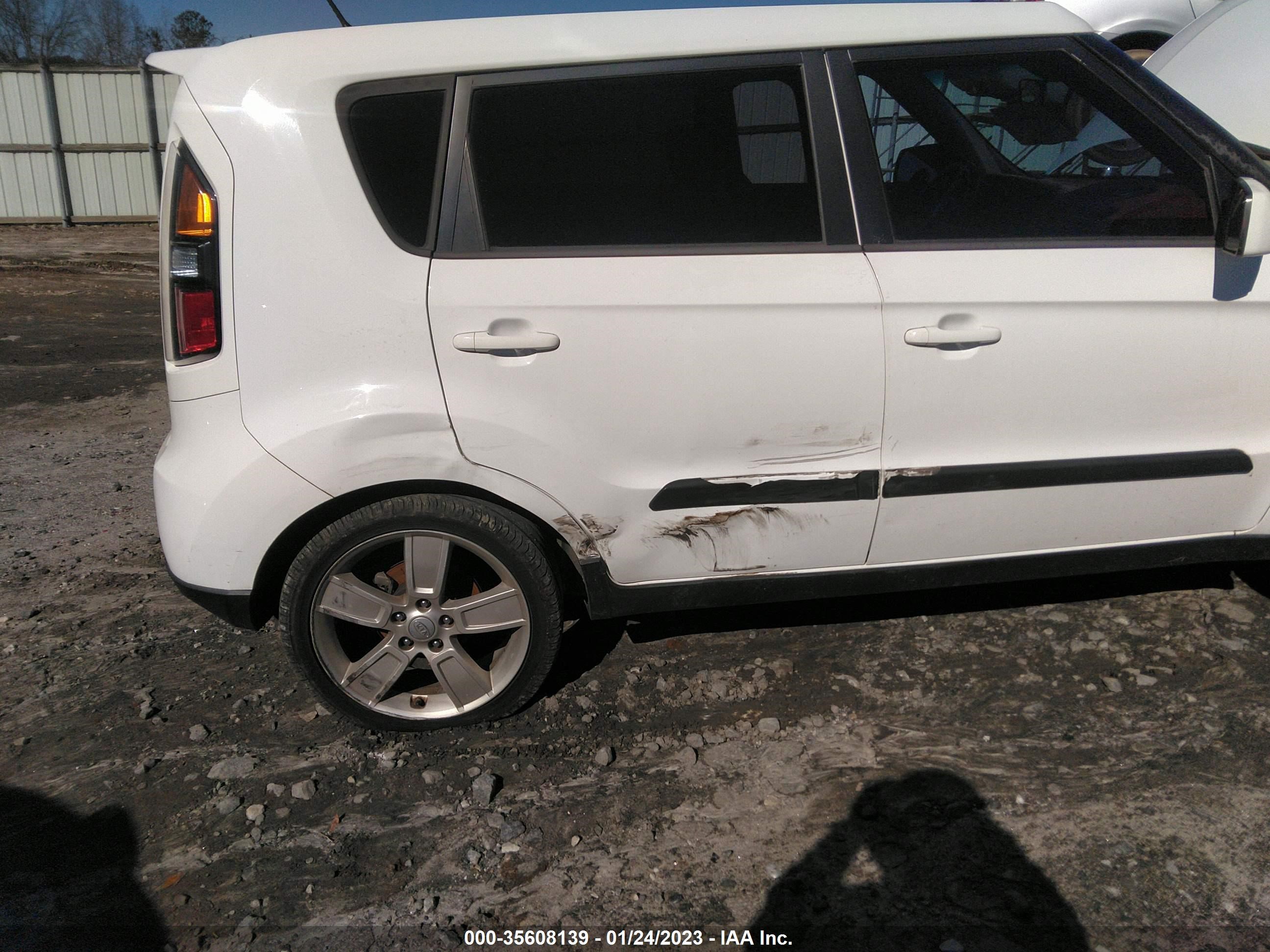 Photo 5 VIN: KNDJT2A27B7722597 - KIA SOUL 