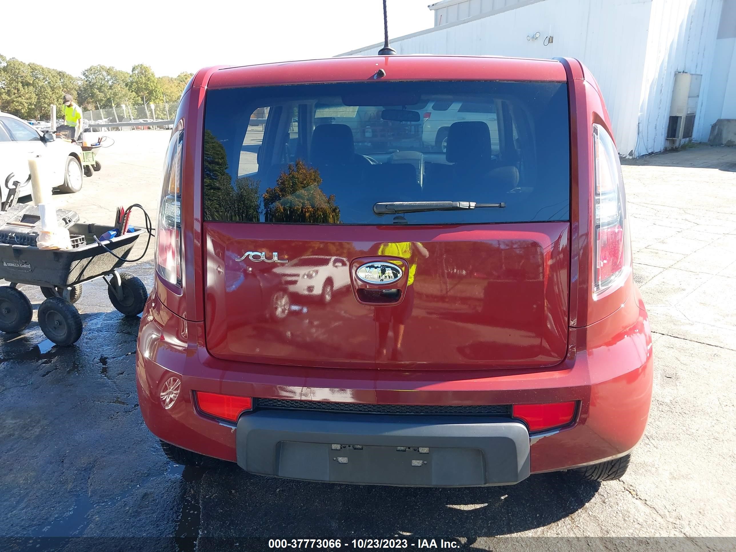 Photo 15 VIN: KNDJT2A28A7042027 - KIA SOUL 