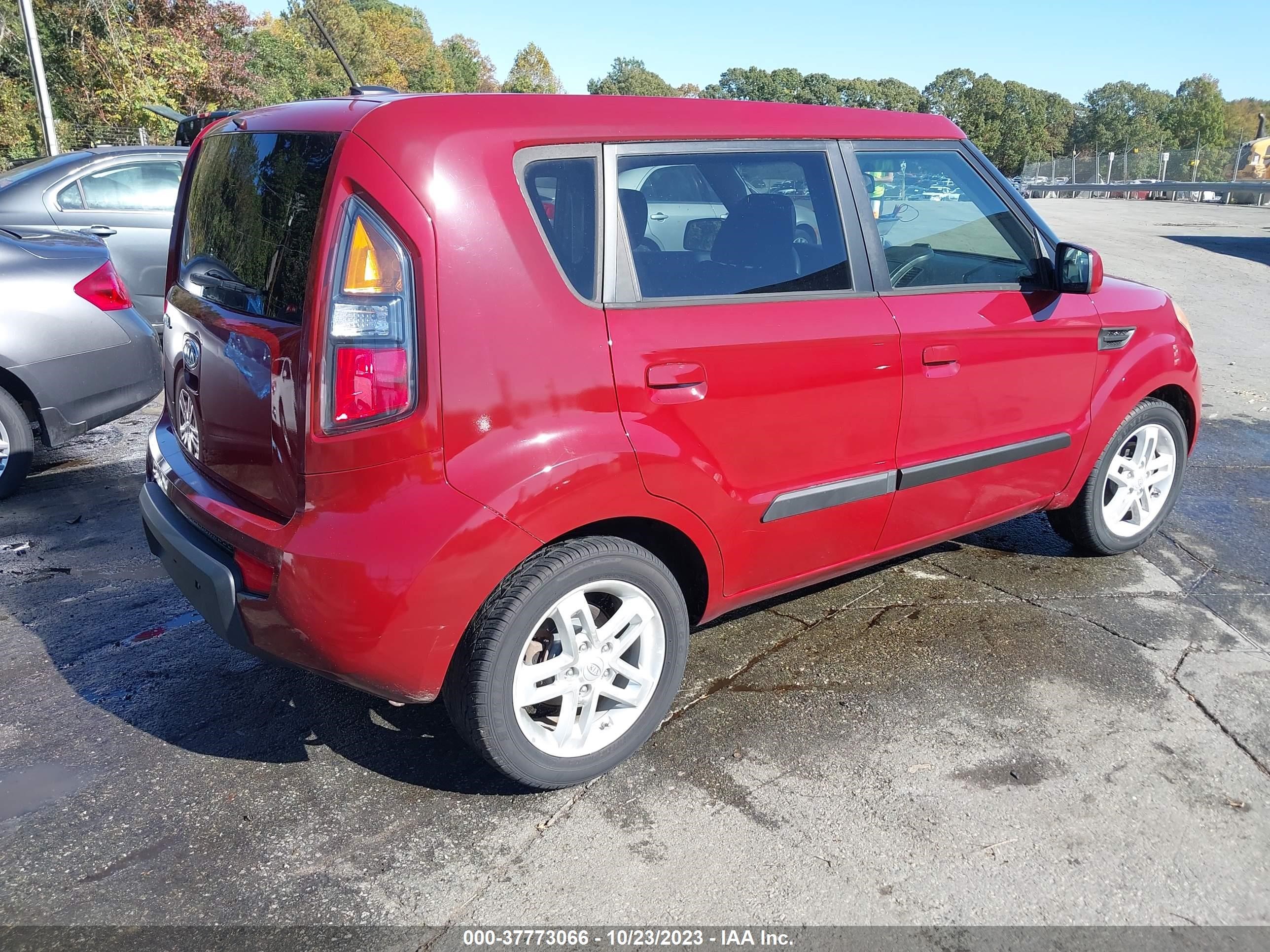 Photo 3 VIN: KNDJT2A28A7042027 - KIA SOUL 