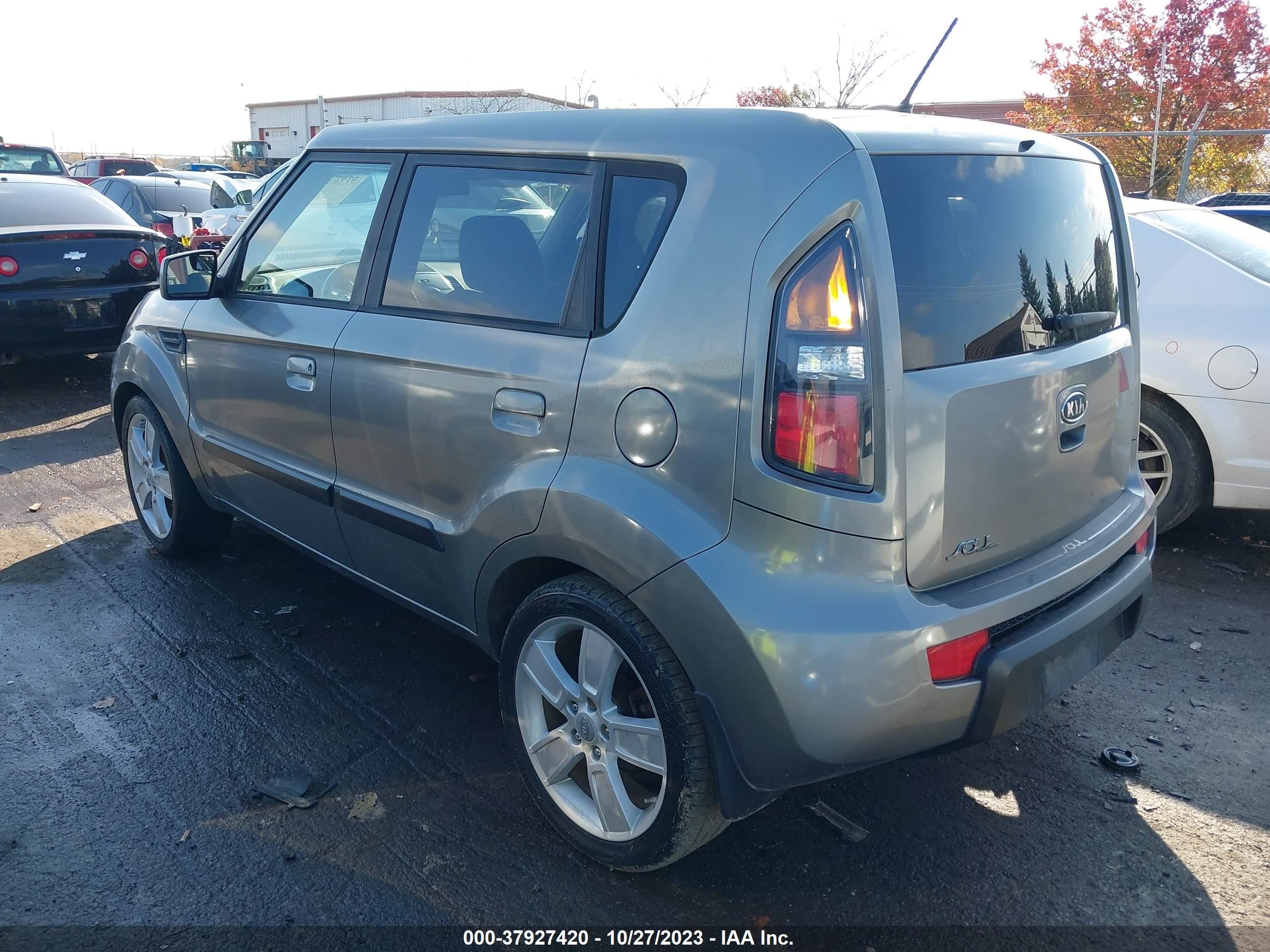 Photo 2 VIN: KNDJT2A28A7176746 - KIA SOUL 