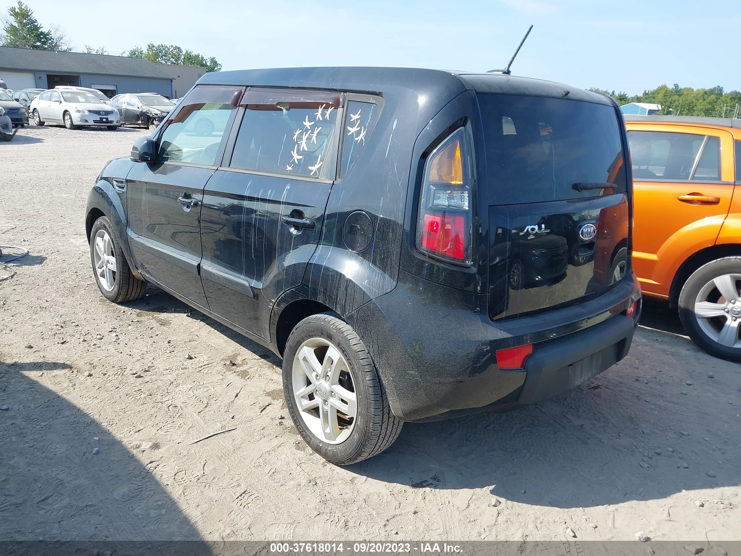 Photo 2 VIN: KNDJT2A28B7235540 - KIA SOUL 