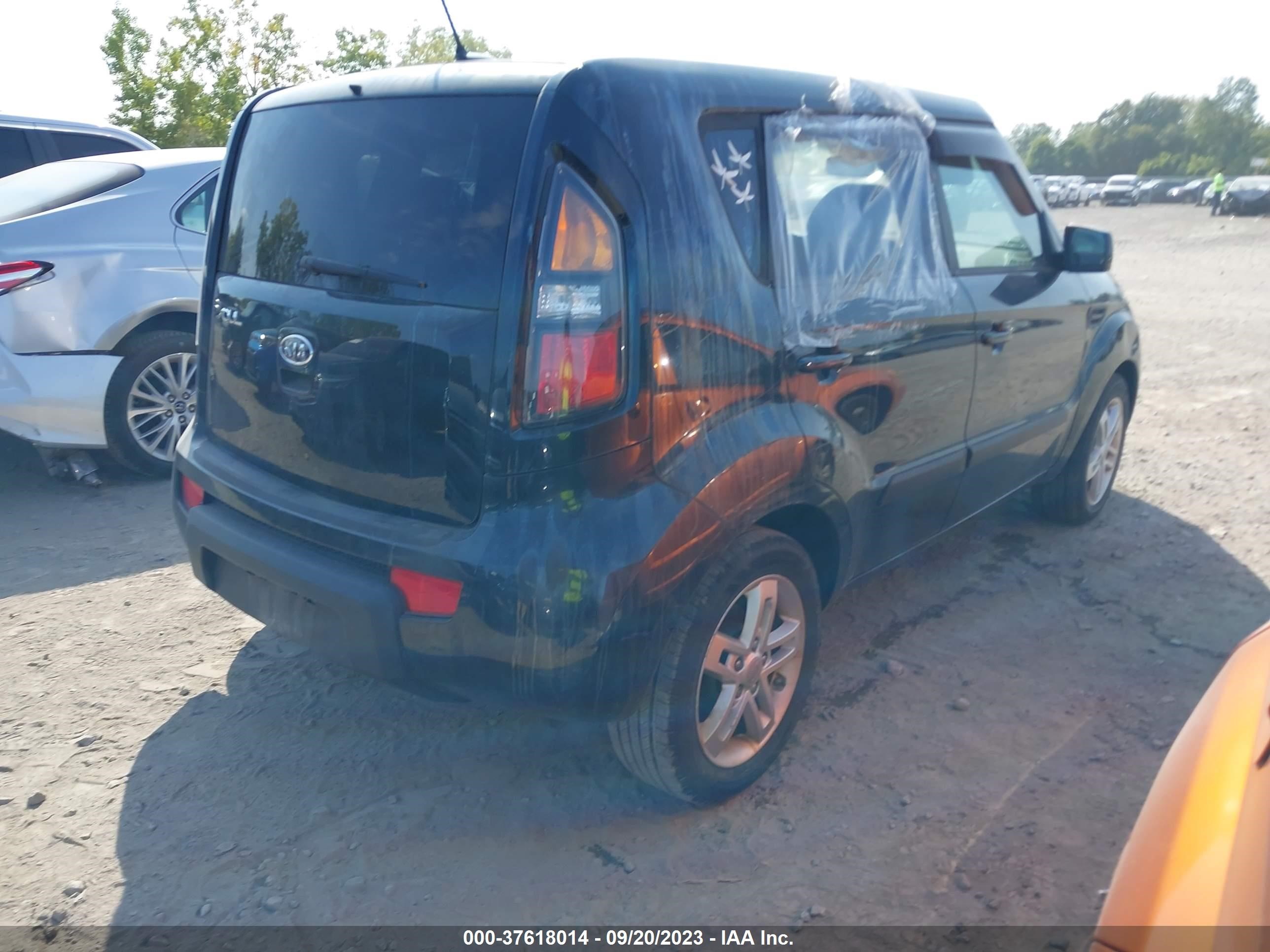 Photo 3 VIN: KNDJT2A28B7235540 - KIA SOUL 