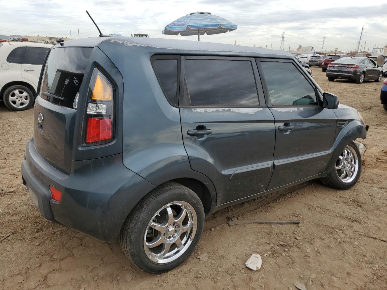 Photo 2 VIN: KNDJT2A28B7254556 - KIA SOUL 