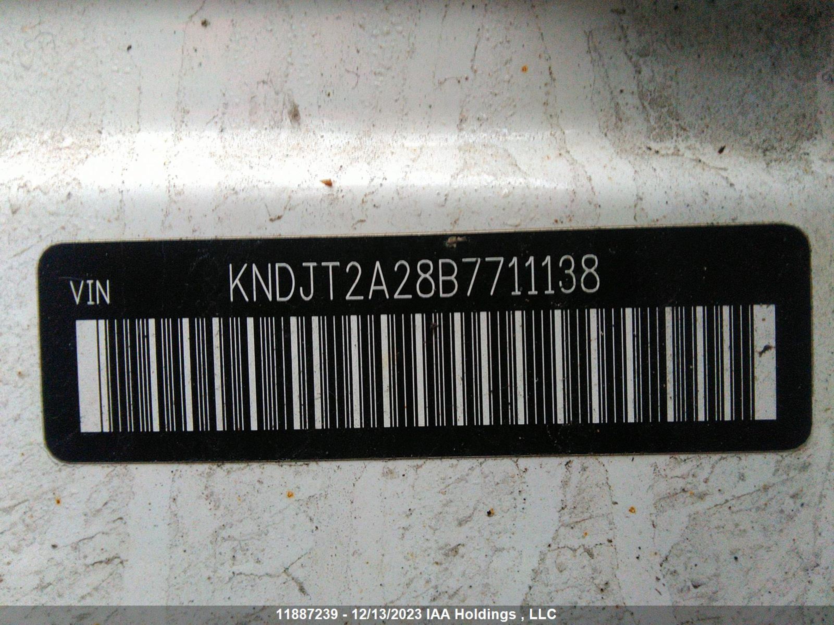 Photo 8 VIN: KNDJT2A28B7711138 - KIA SOUL 