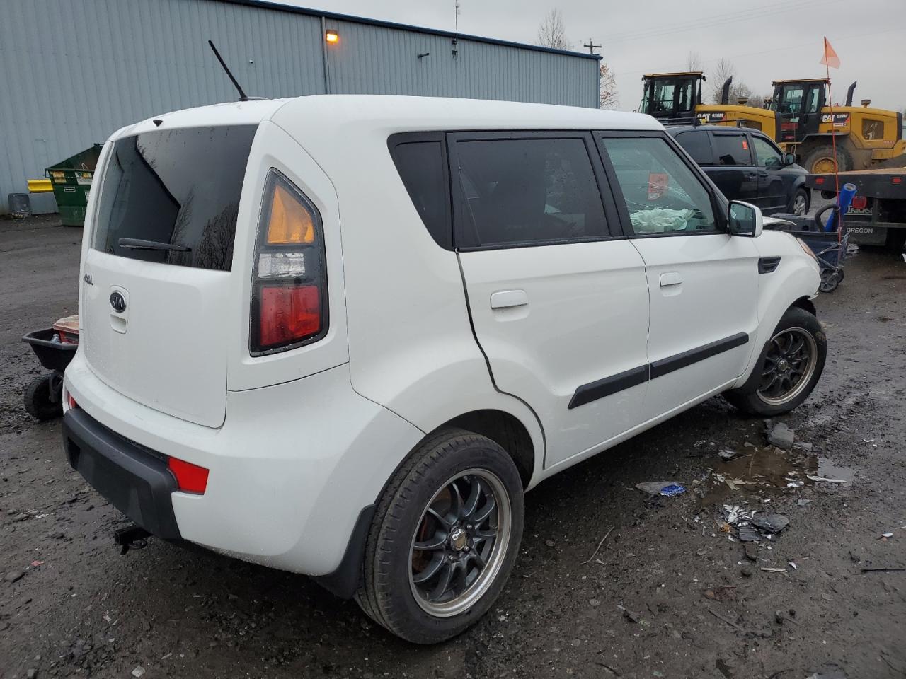 Photo 2 VIN: KNDJT2A29A7057393 - KIA SOUL 