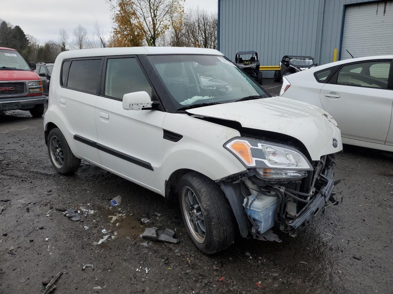 Photo 3 VIN: KNDJT2A29A7057393 - KIA SOUL 