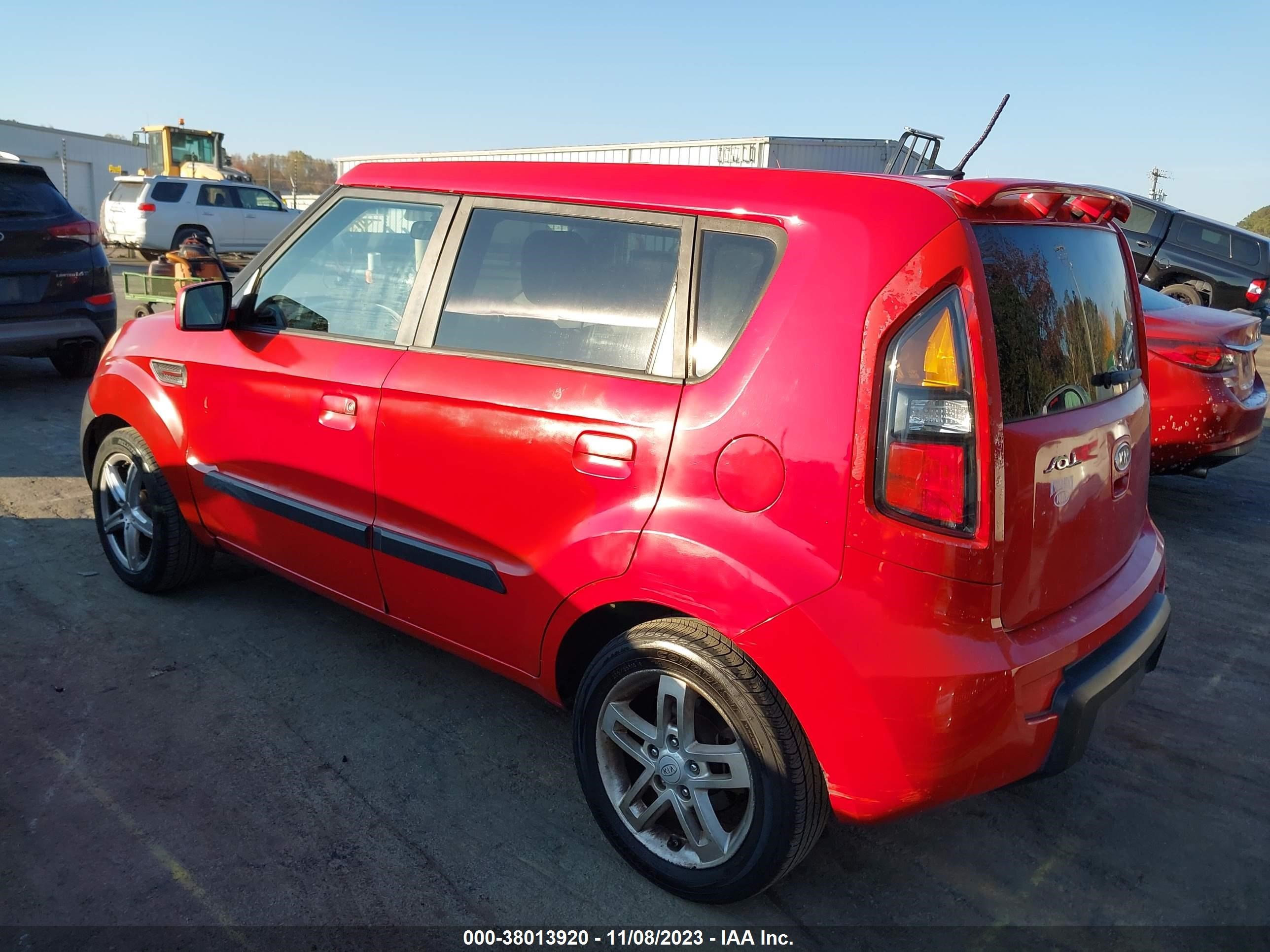 Photo 2 VIN: KNDJT2A29A7068345 - KIA SOUL 