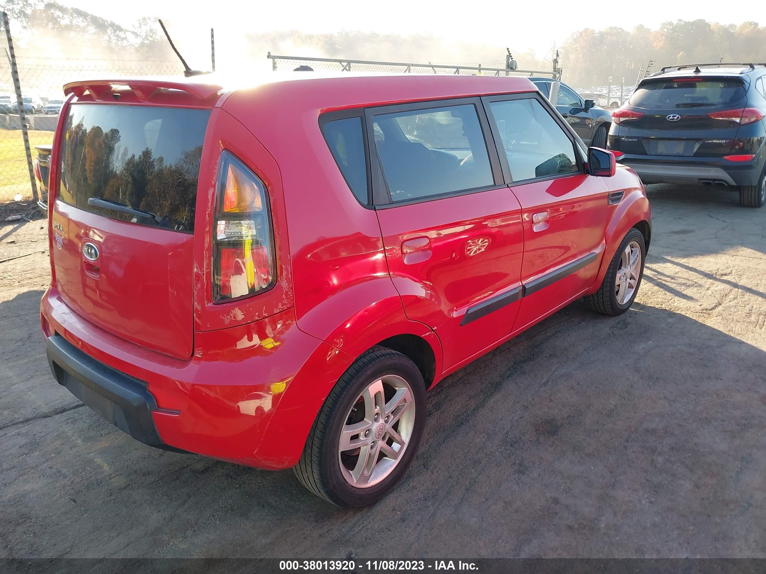 Photo 3 VIN: KNDJT2A29A7068345 - KIA SOUL 