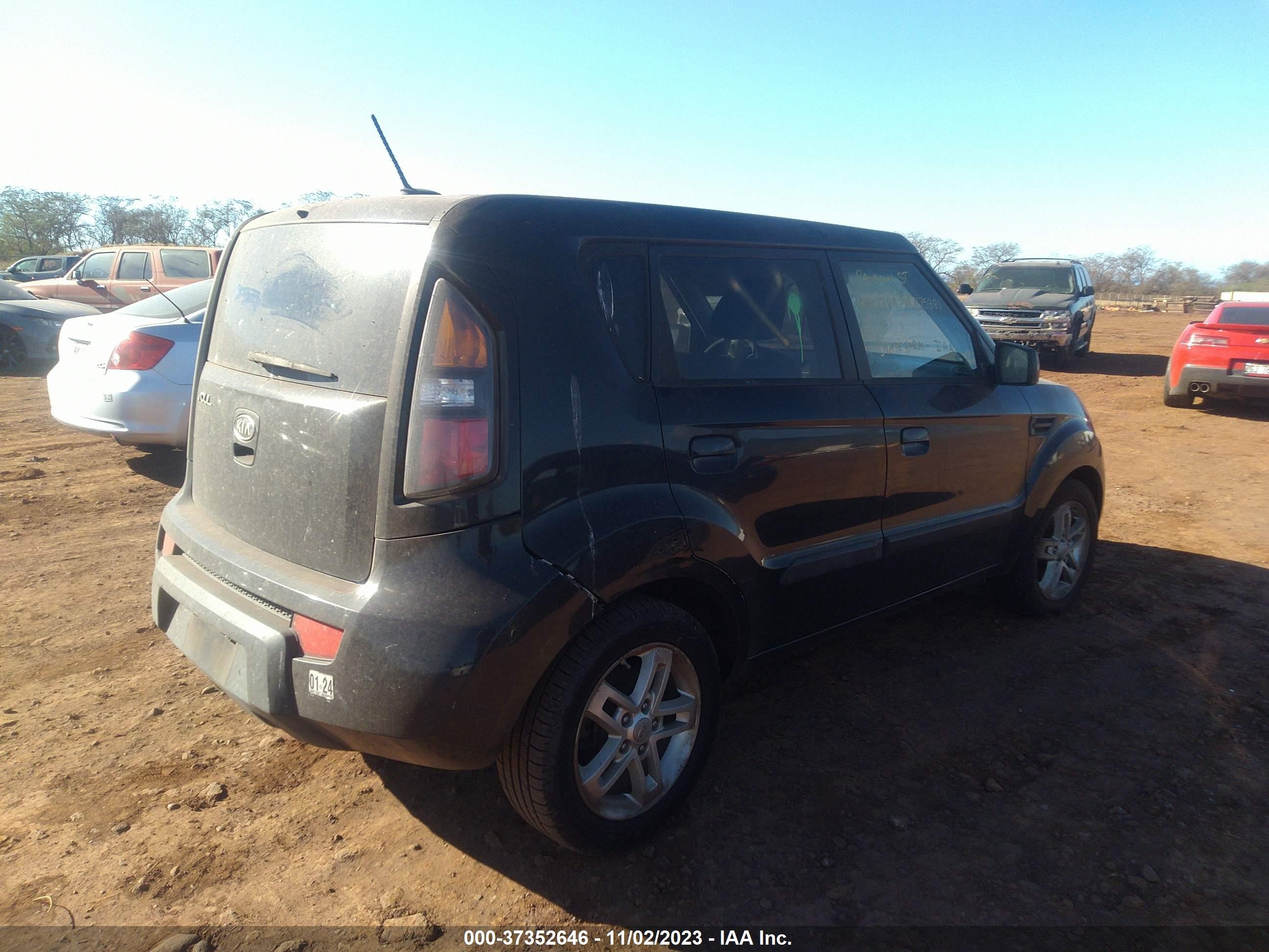 Photo 3 VIN: KNDJT2A29A7175881 - KIA SOUL 