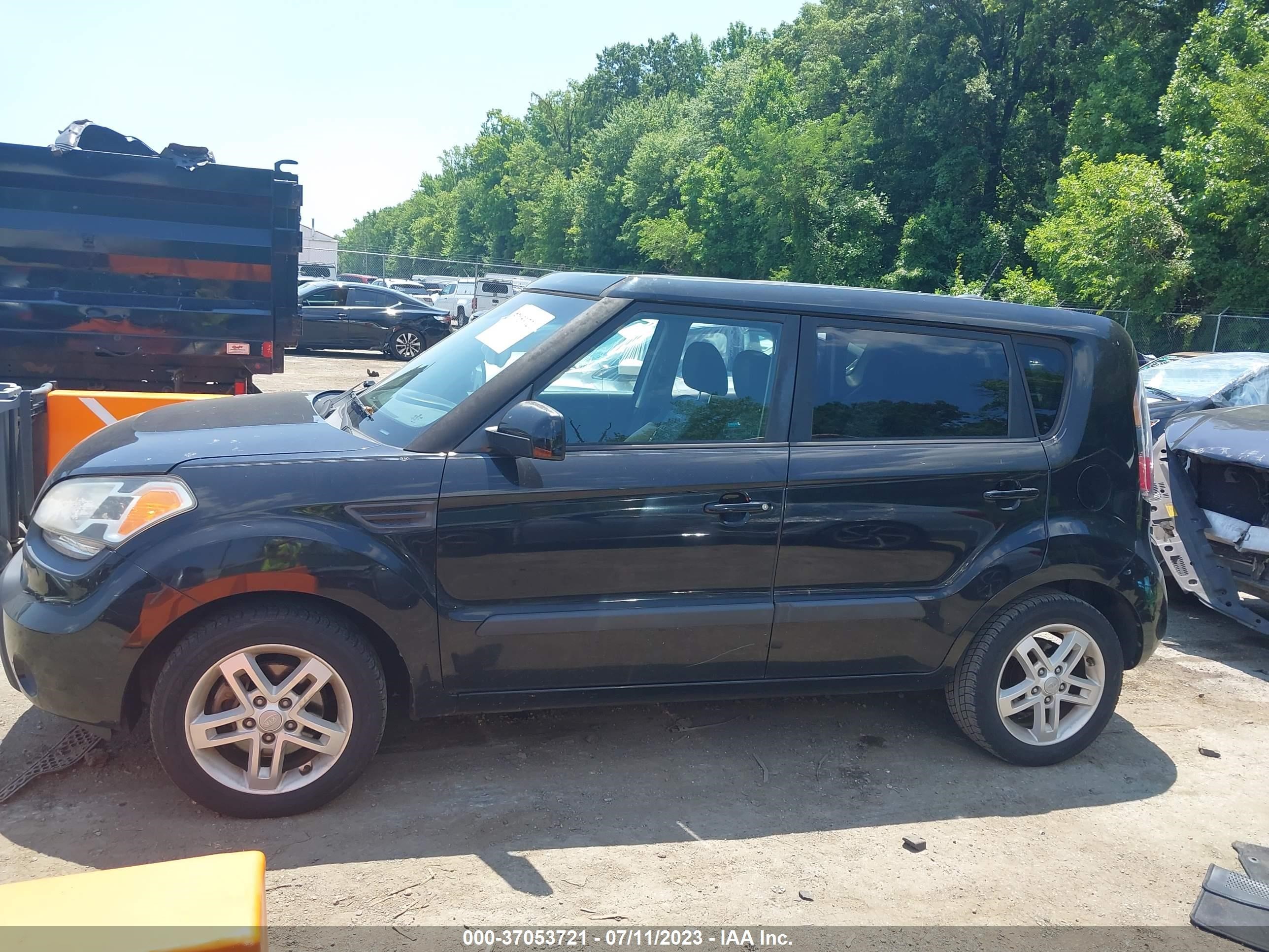 Photo 13 VIN: KNDJT2A29B7214020 - KIA SOUL 