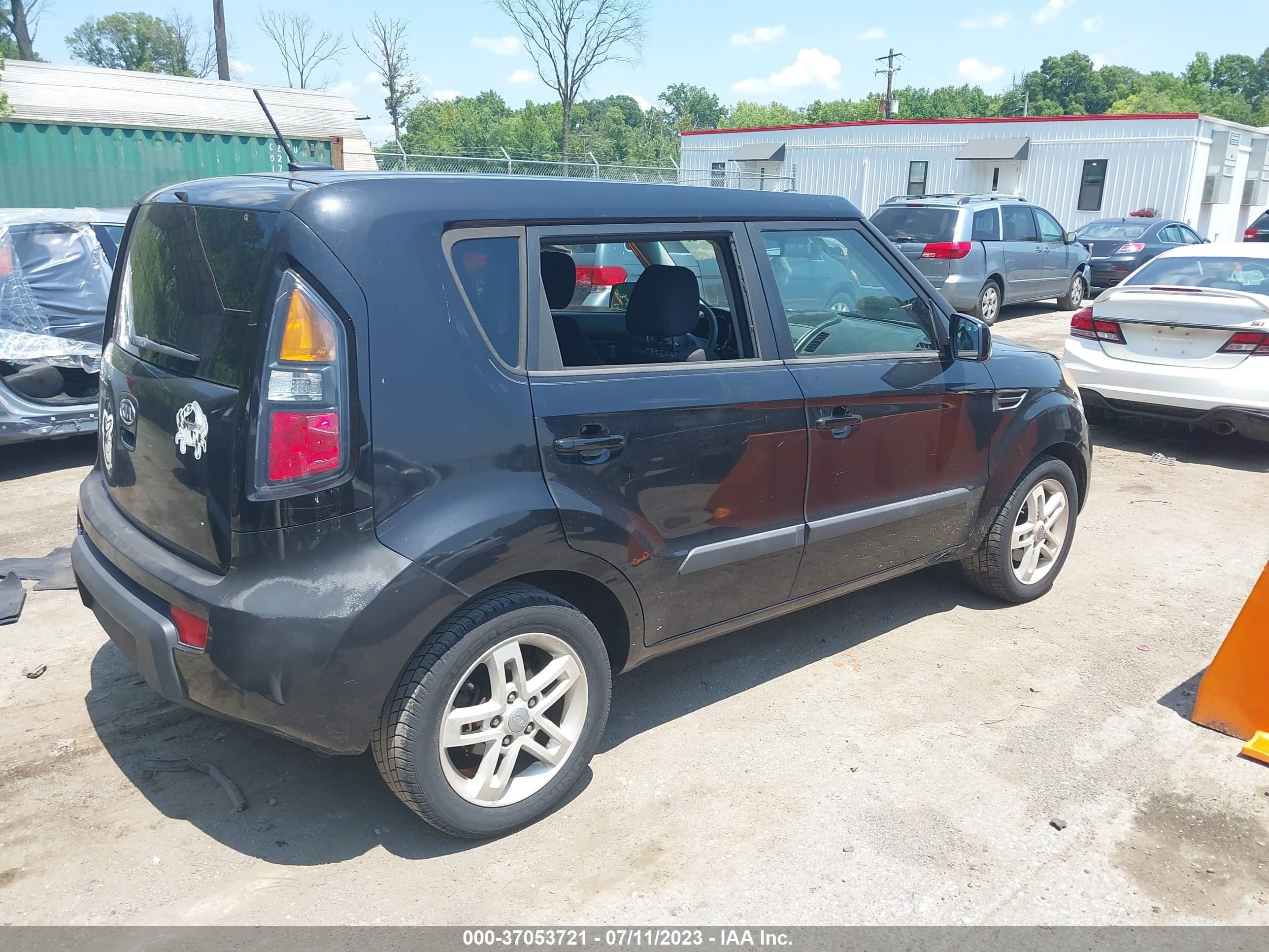 Photo 3 VIN: KNDJT2A29B7214020 - KIA SOUL 