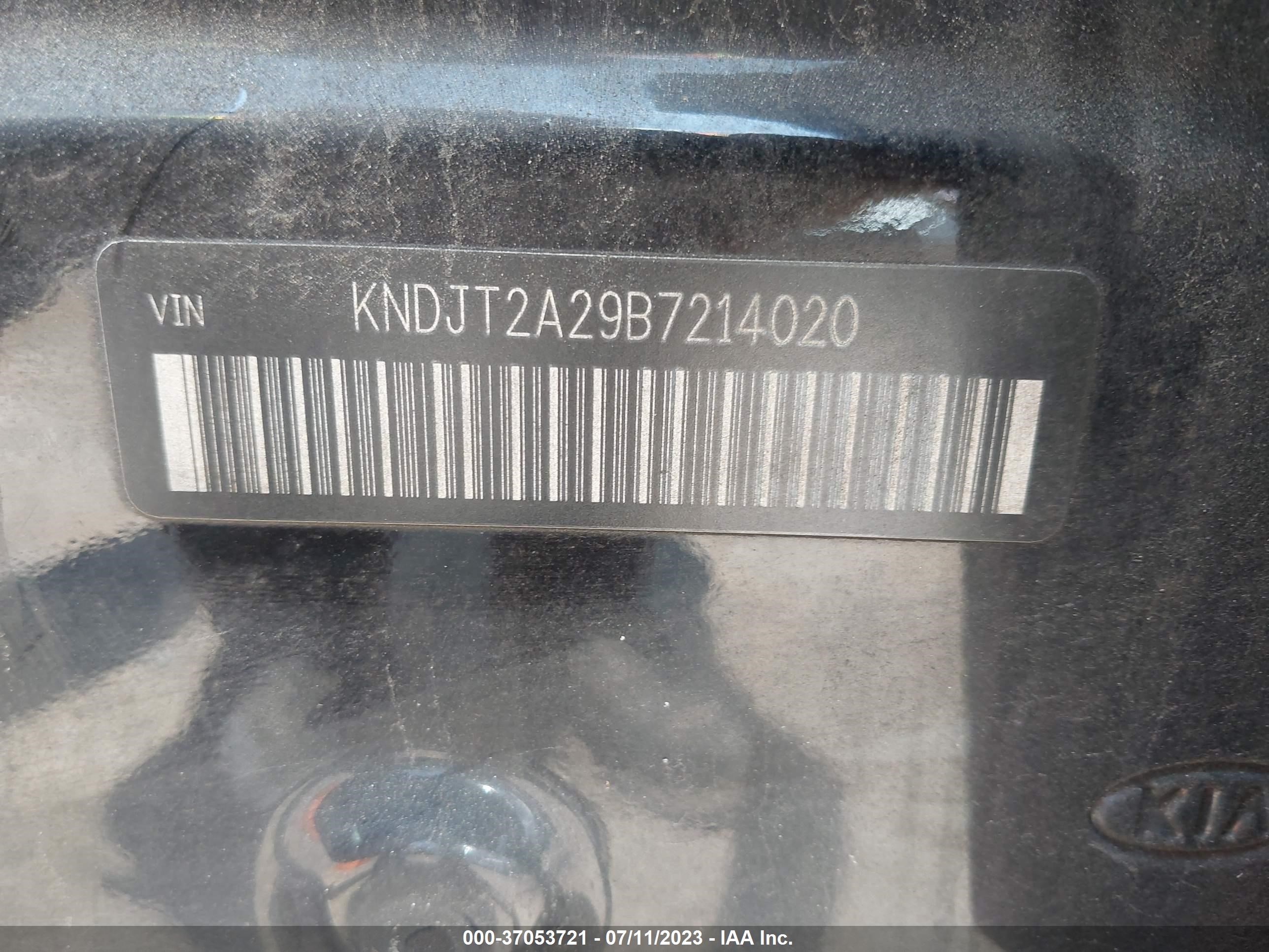 Photo 8 VIN: KNDJT2A29B7214020 - KIA SOUL 